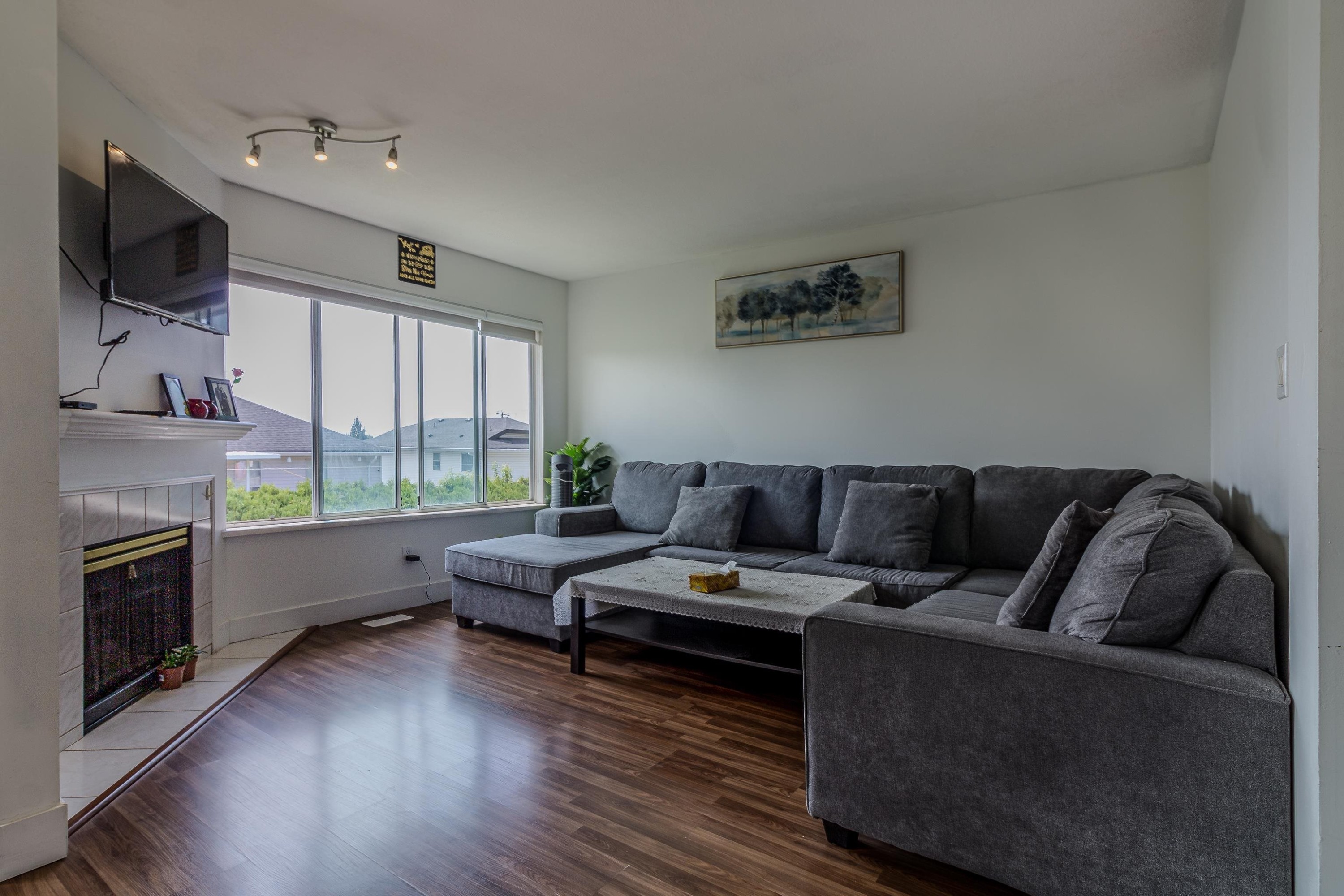 









3070


Townline

Road, 6,
Abbotsford,




BC
V2T 5M2

