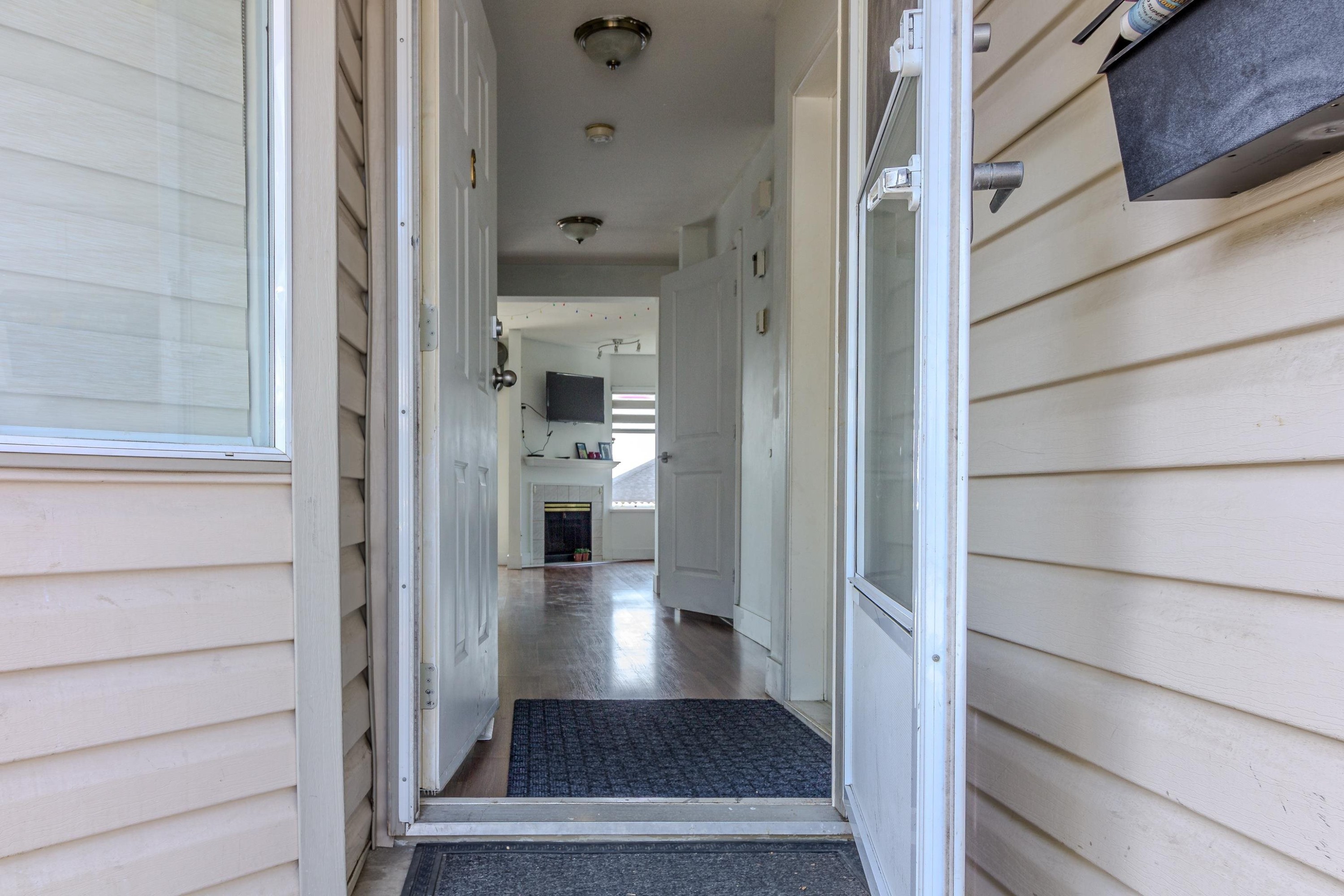









3070


Townline

Road, 6,
Abbotsford,




BC
V2T 5M2

