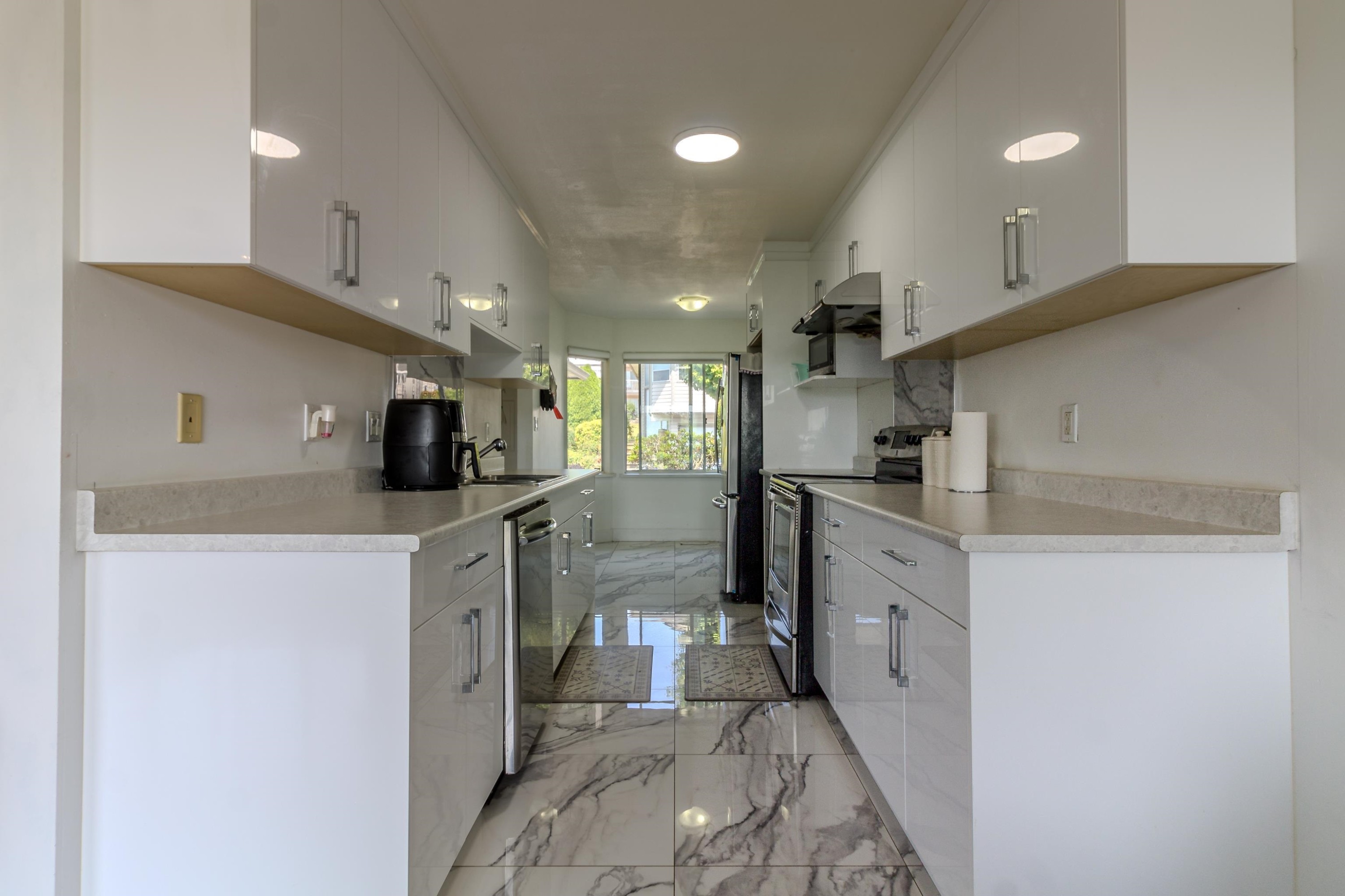 









3070


Townline

Road, 6,
Abbotsford,




BC
V2T 5M2

