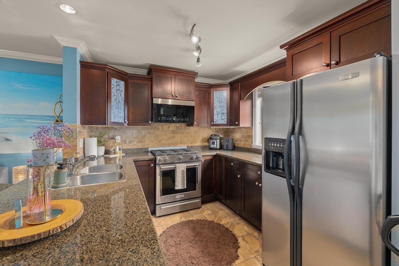 









6238


192

Street, 9,
Surrey,




BC
V3S 0S2

