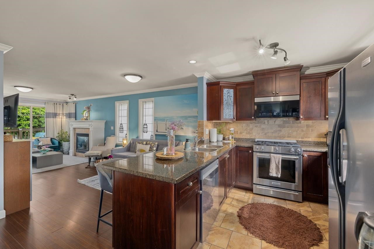 









6238


192

Street, 9,
Surrey,




BC
V3S 0S2

