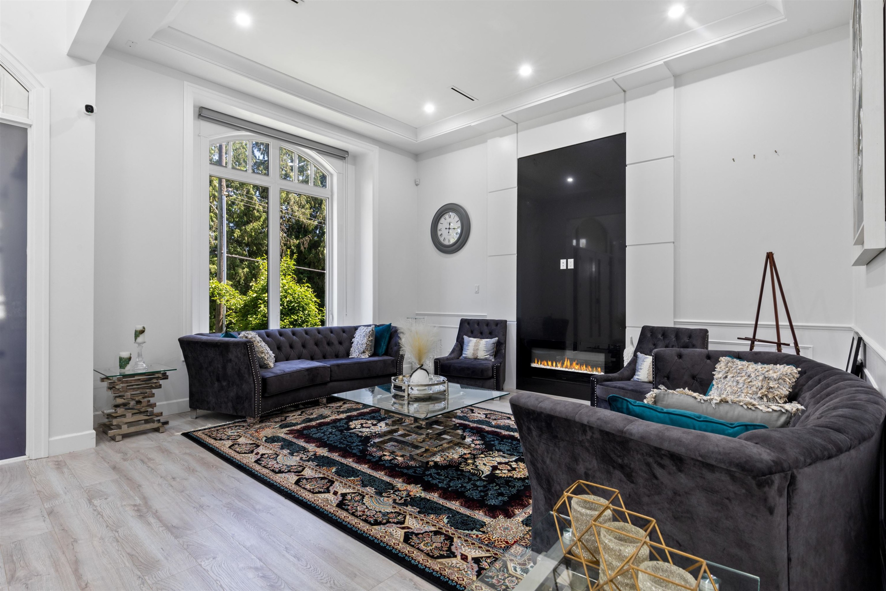 









14678


St. Andrews

Drive,
Surrey,




BC
V3R 5V4

