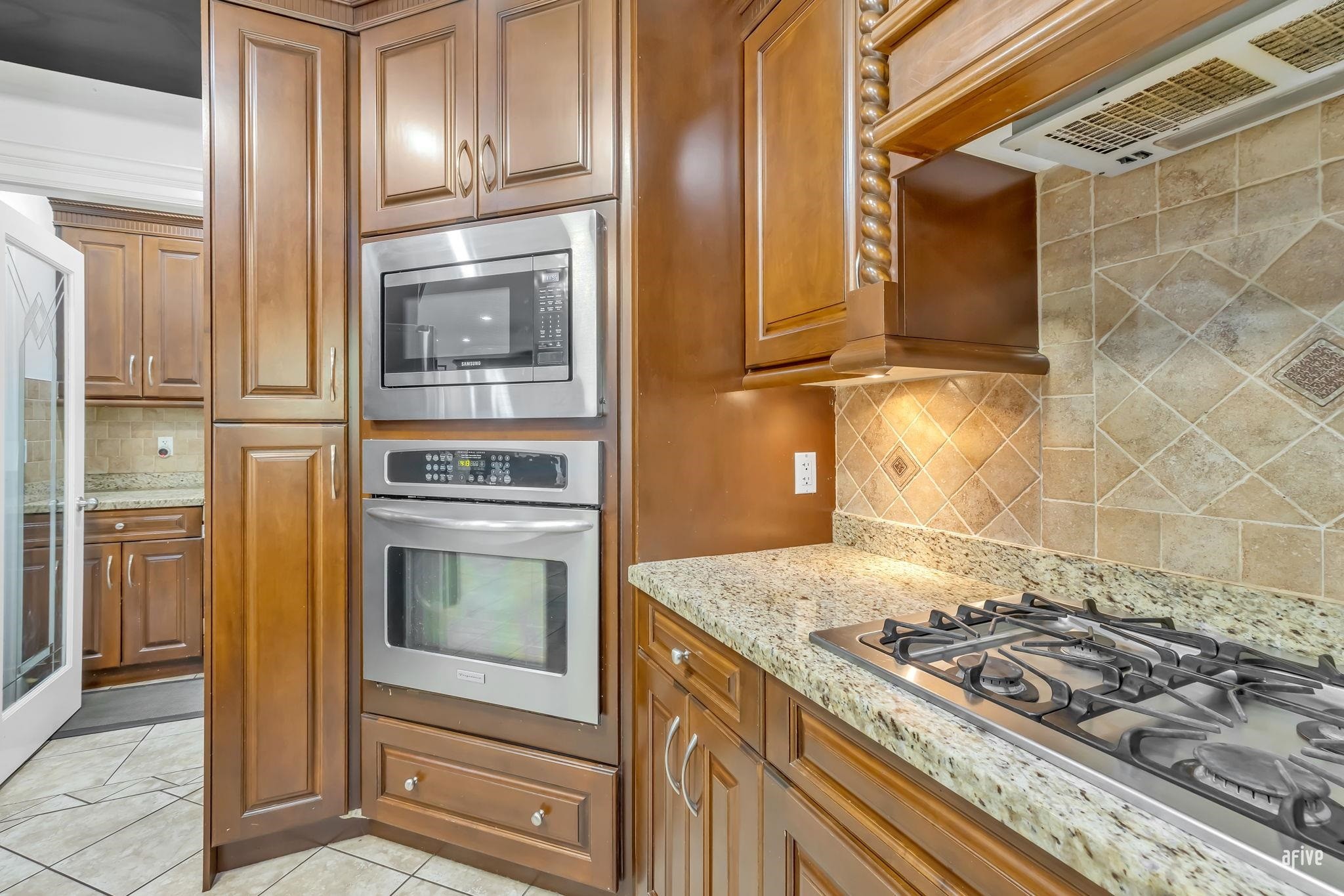 









13745


64a

Avenue,
Surrey,




BC
V3W 1S6

