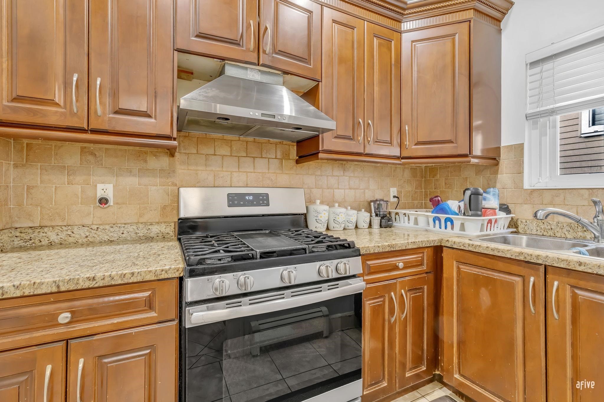 









13745


64a

Avenue,
Surrey,




BC
V3W 1S6

