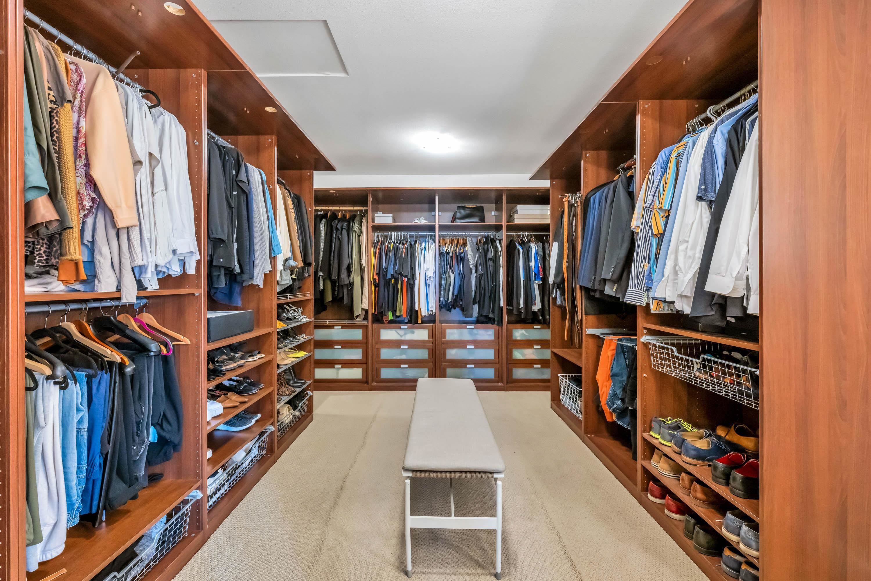 









18208


92

Avenue,
Surrey,




BC
V4N 3Y8

