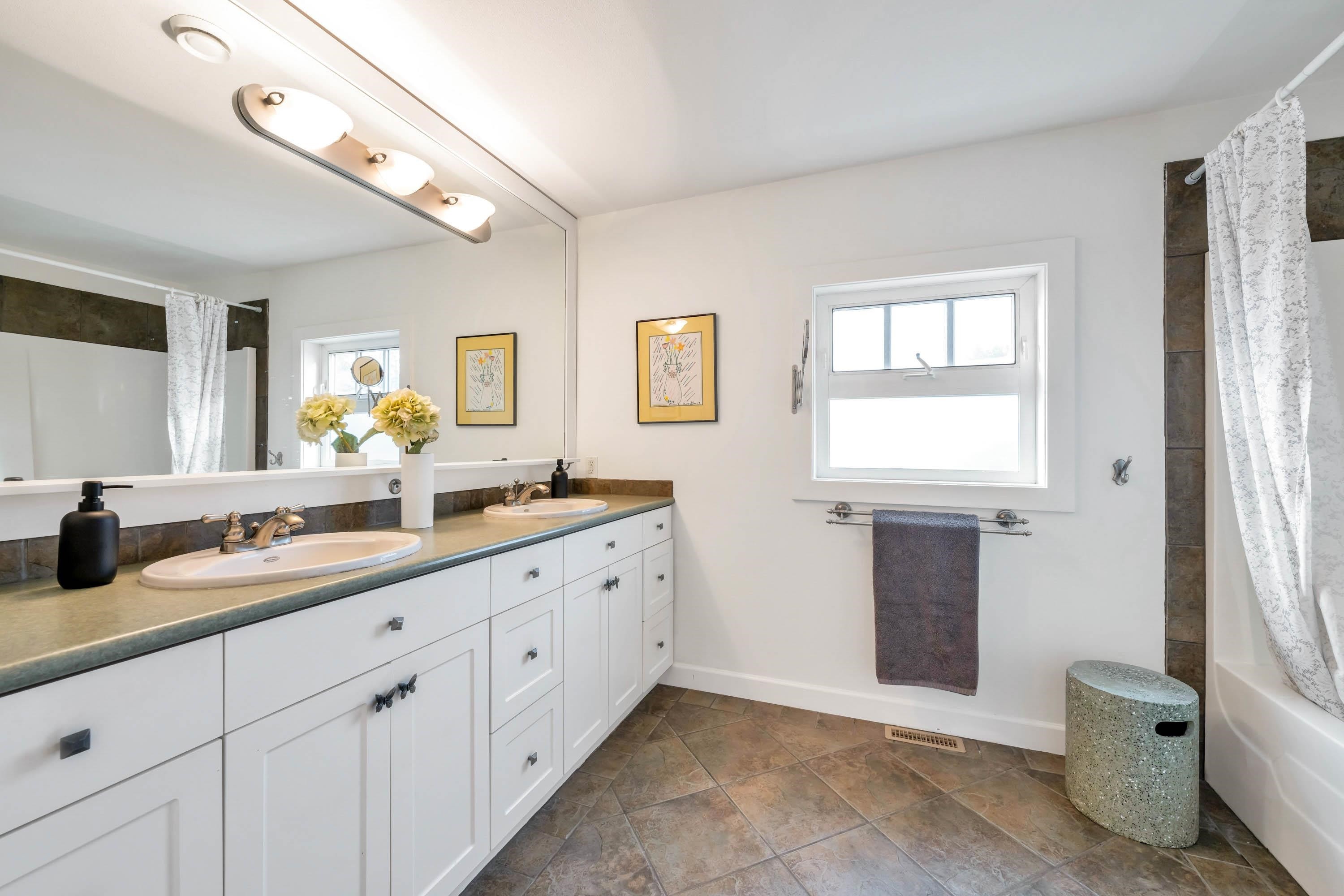 









18208


92

Avenue,
Surrey,




BC
V4N 3Y8

