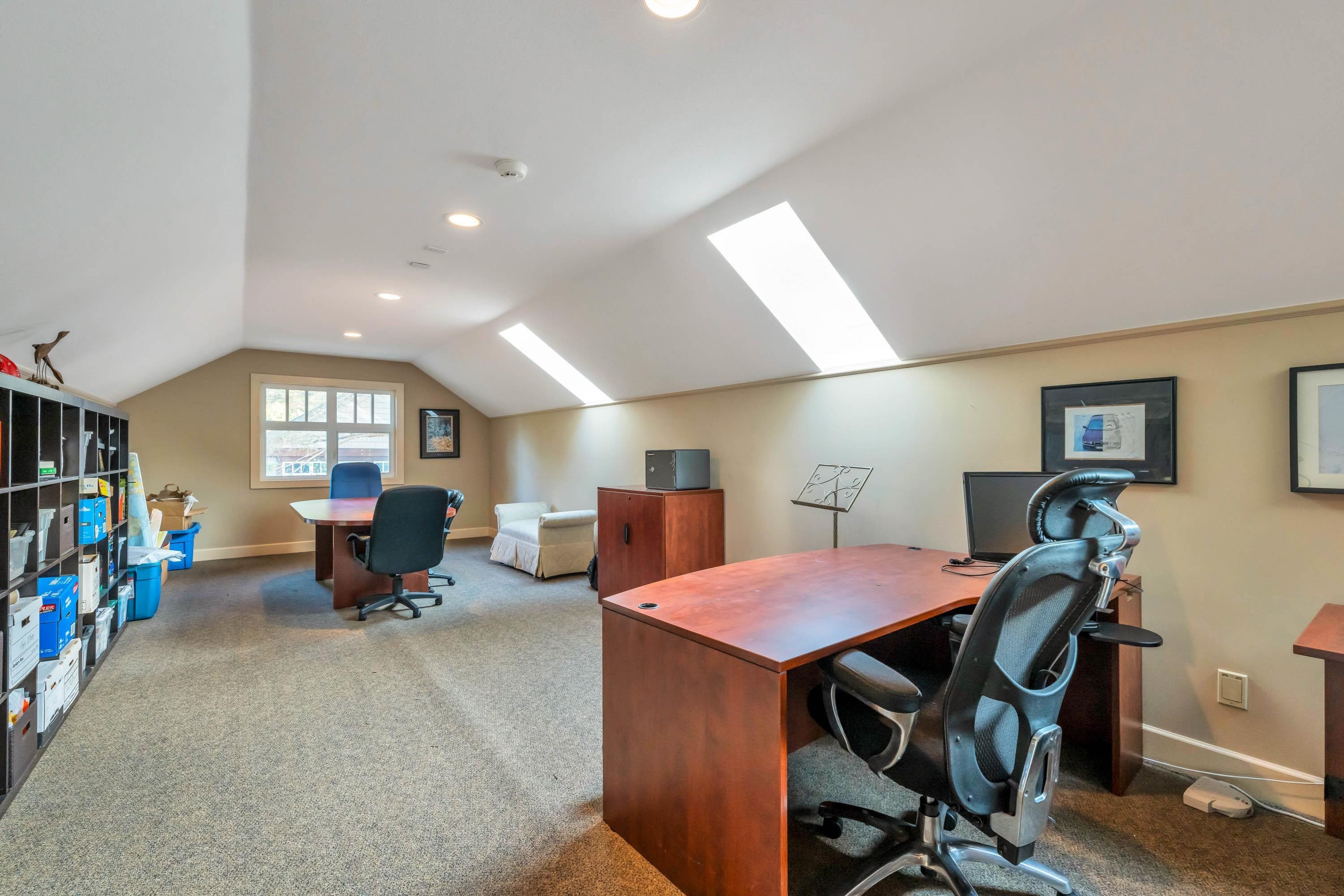 









18208


92

Avenue,
Surrey,




BC
V4N 3Y8

