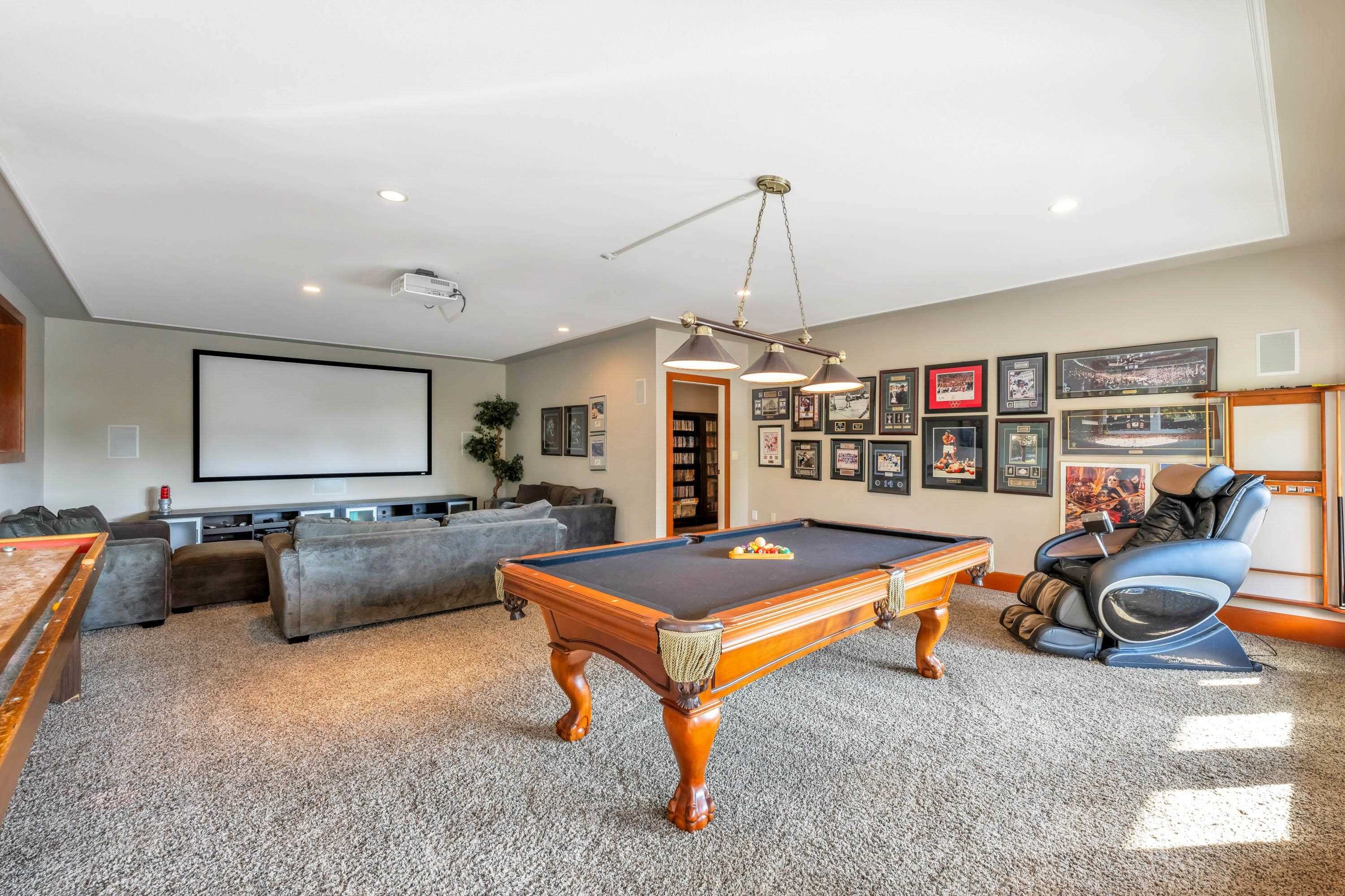 









18208


92

Avenue,
Surrey,




BC
V4N 3Y8

