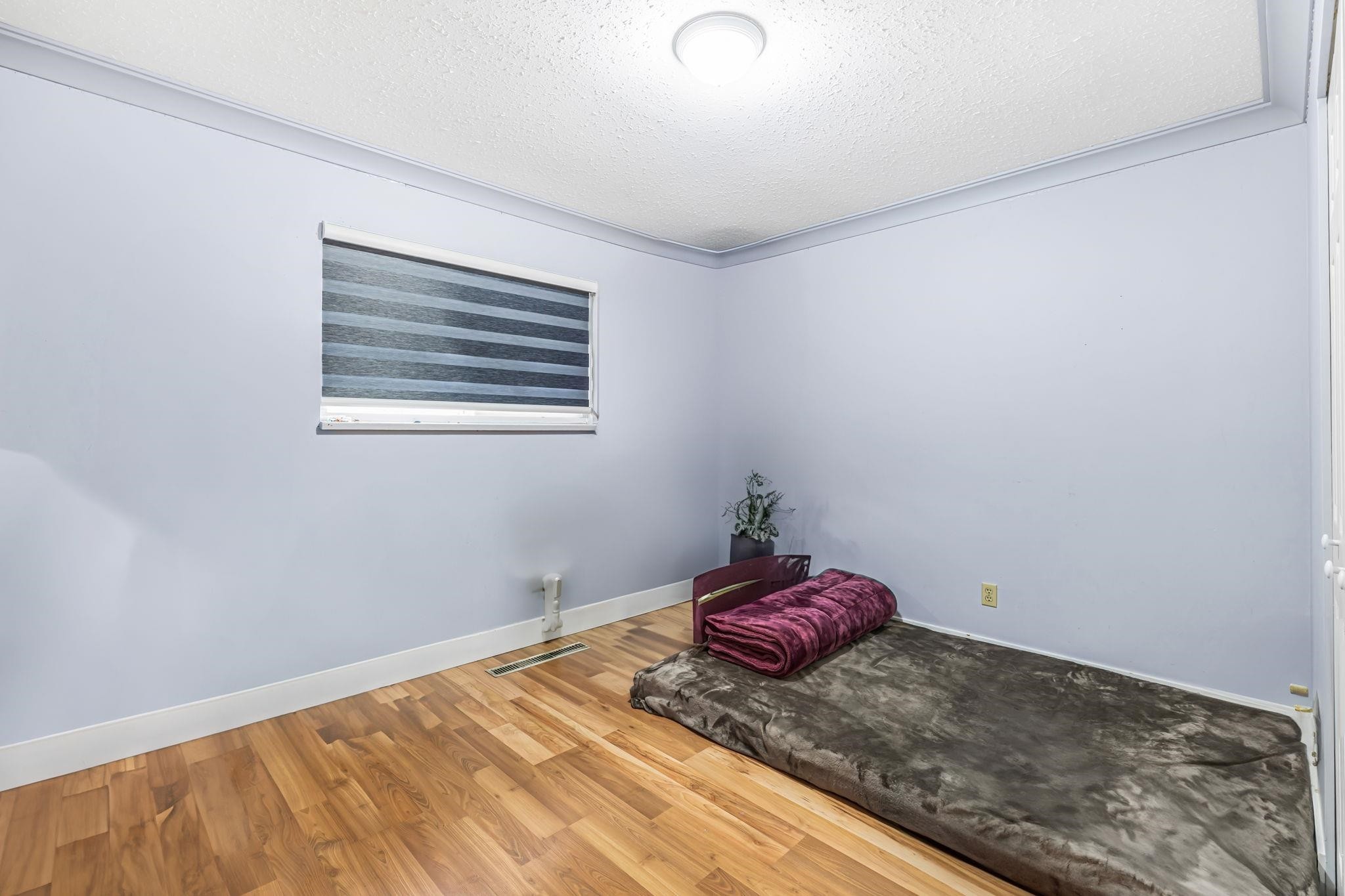 









6848


135

Street,
Surrey,




BC
V3W 4W6

