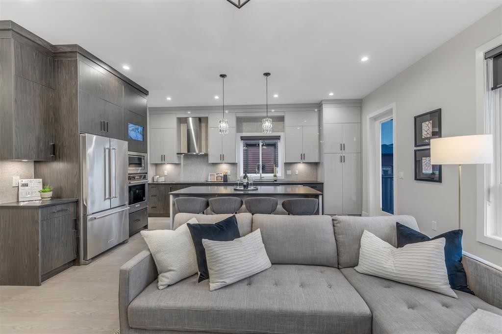 









17136


1

Avenue,
Surrey,




BC
V3Z 9R2

