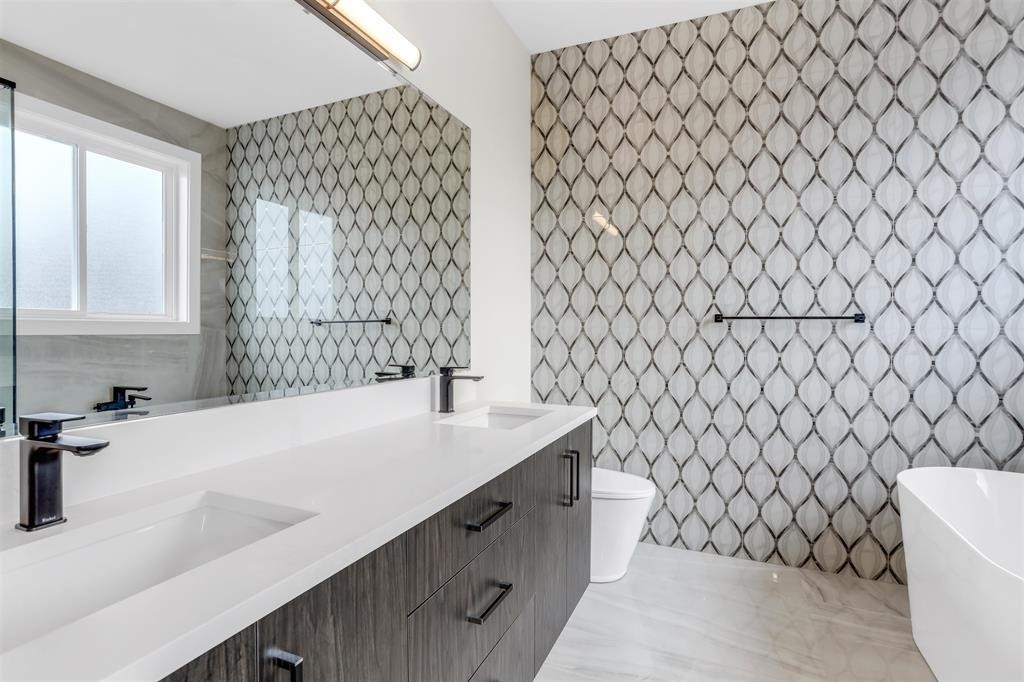 









17136


1

Avenue,
Surrey,




BC
V3Z 9R2

