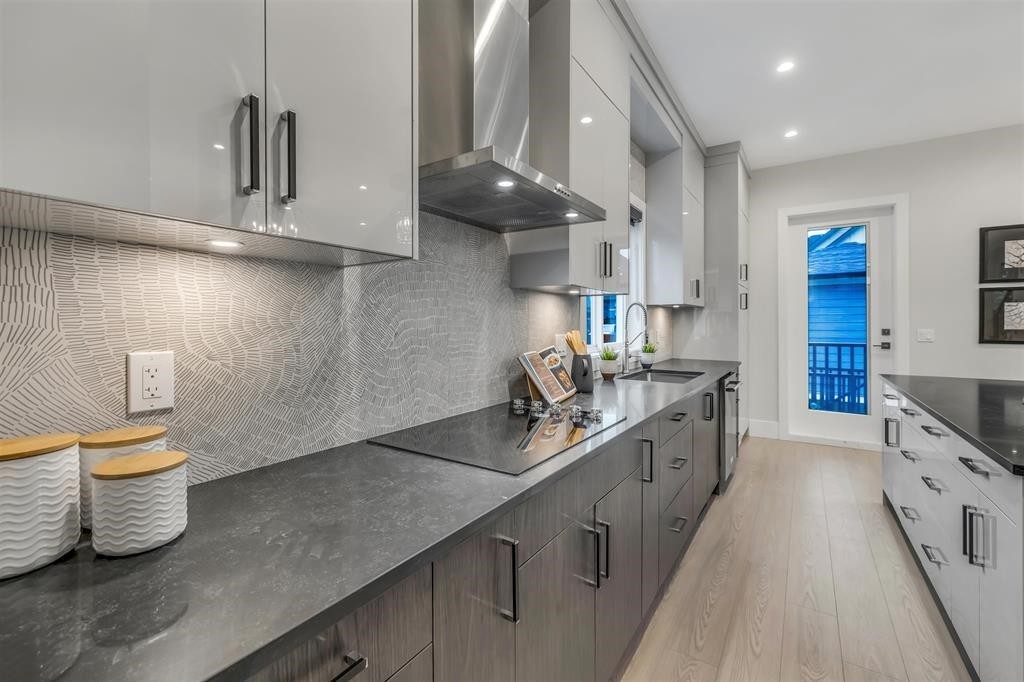 









17136


1

Avenue,
Surrey,




BC
V3Z 9R2

