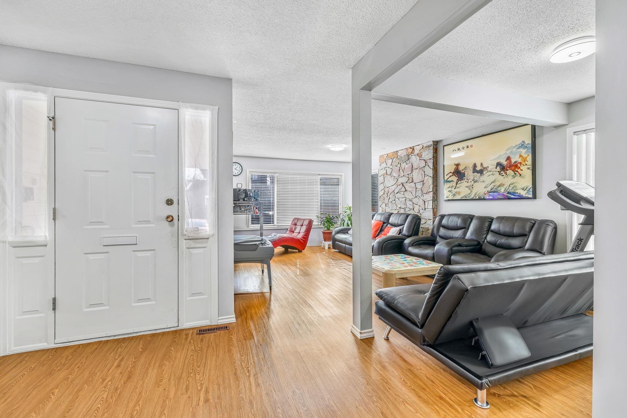 









15420


96

Avenue,
Surrey,




BC
V3R 1G5

