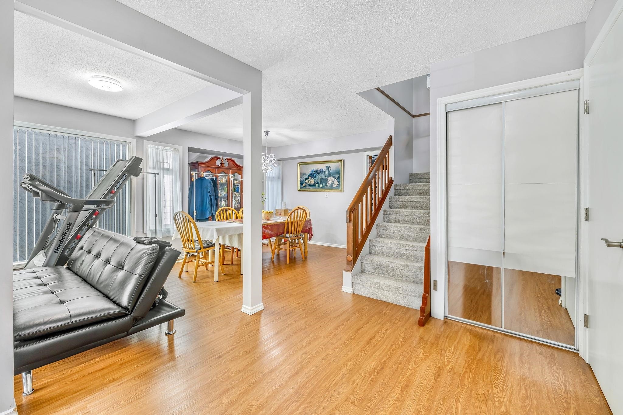 









15420


96

Avenue,
Surrey,




BC
V3R 1G5


