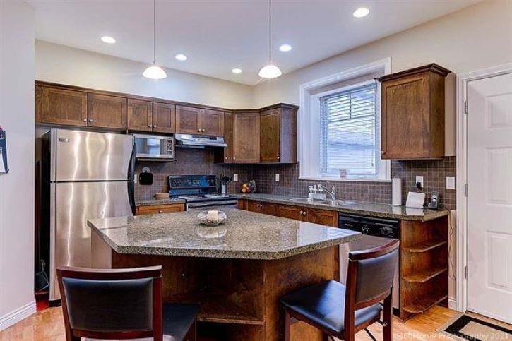 









19389


66

Avenue,
Surrey,




BC
V4N 0C2

