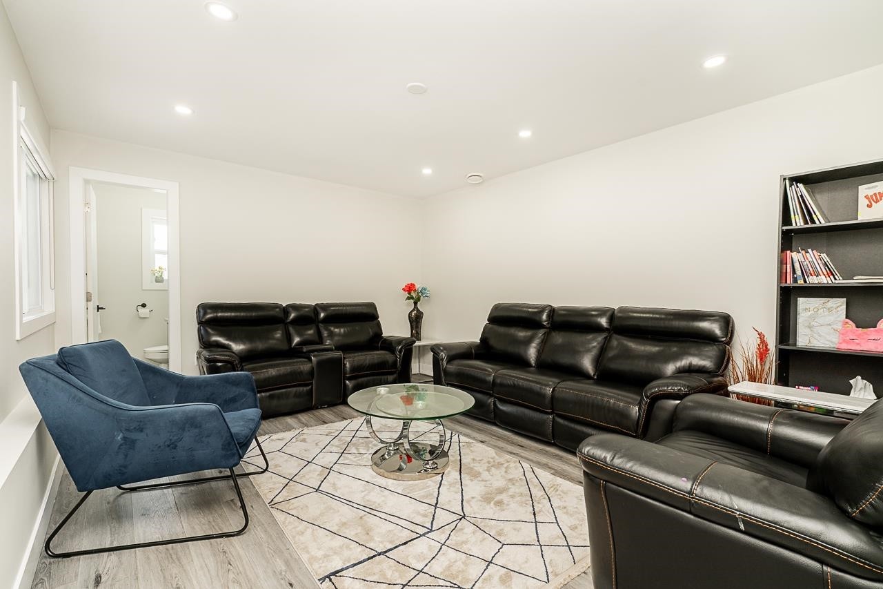 









11553


83

Avenue,
Delta,




BC
V4C 2G9

