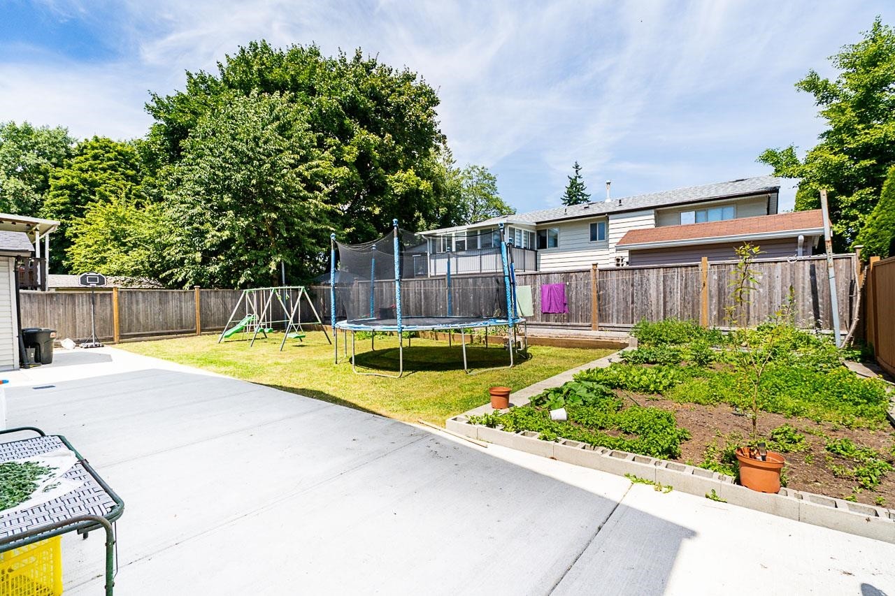









11553


83

Avenue,
Delta,




BC
V4C 2G9

