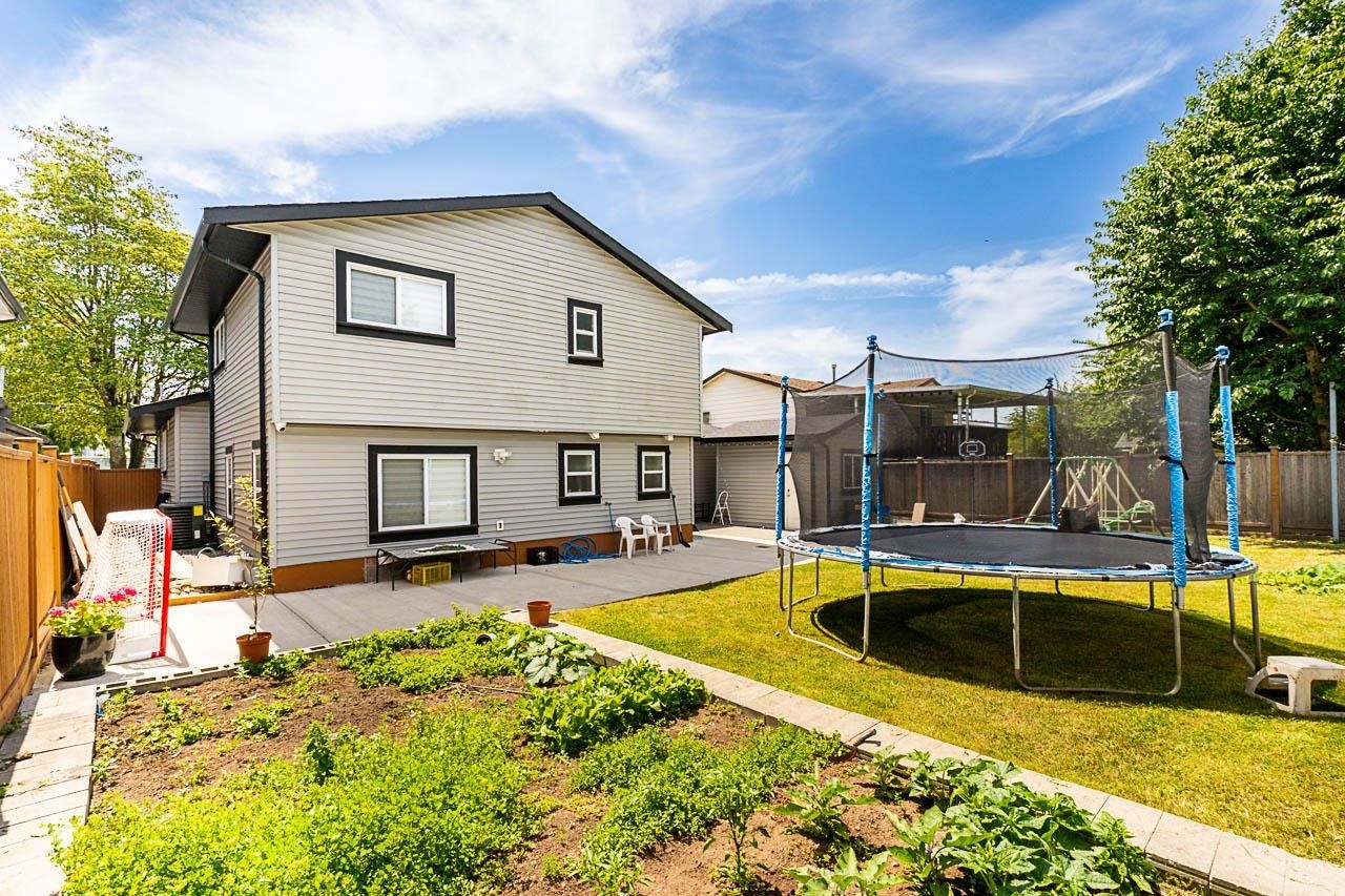 









11553


83

Avenue,
Delta,




BC
V4C 2G9

