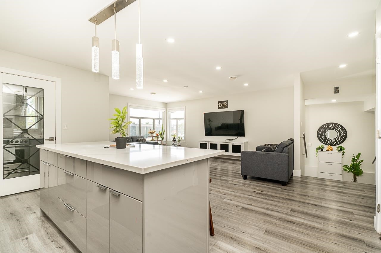 









11553


83

Avenue,
Delta,




BC
V4C 2G9

