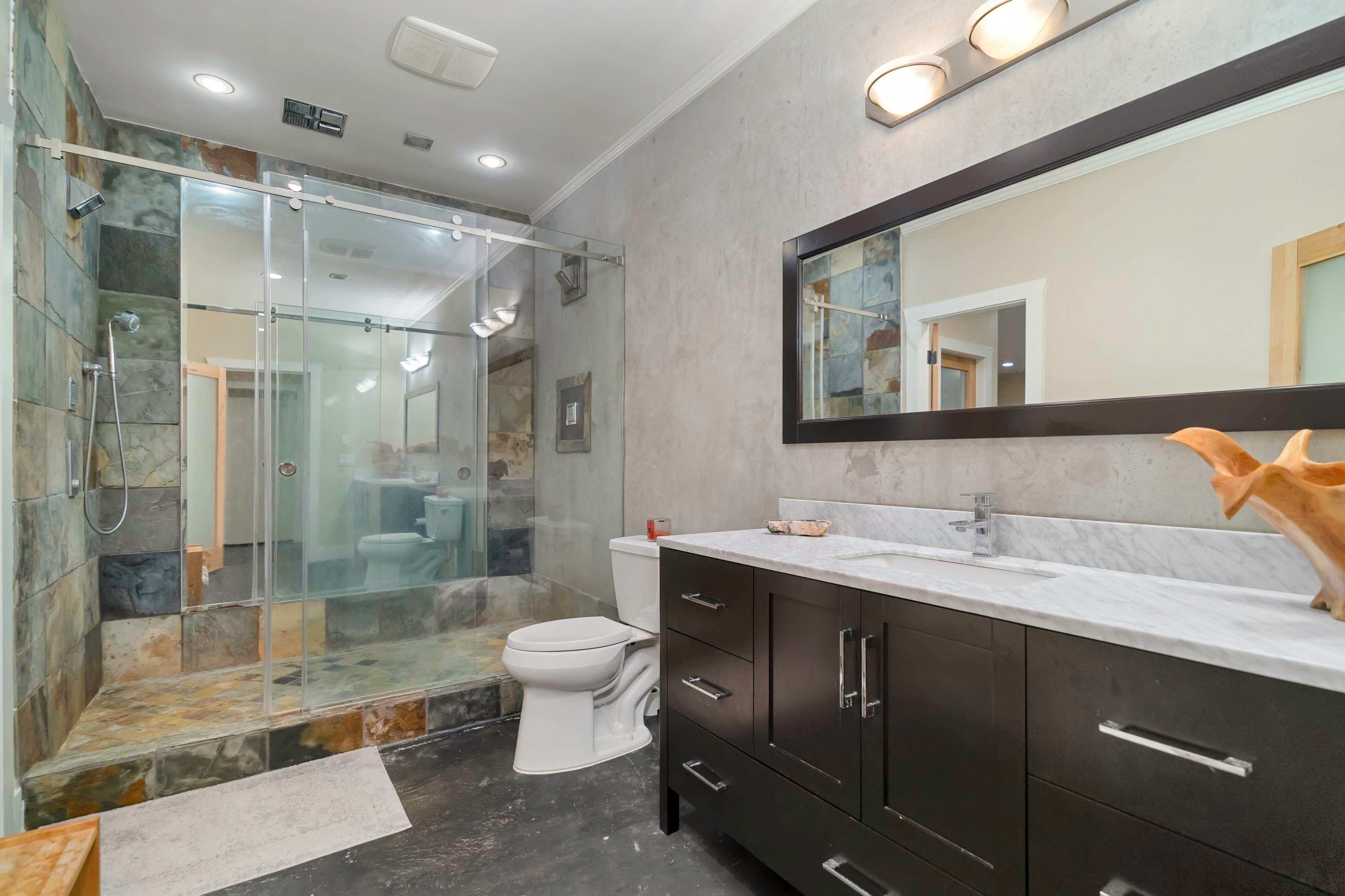 









27820


Maclure

Road,
Abbotsford,




BC
V4X 1T2

