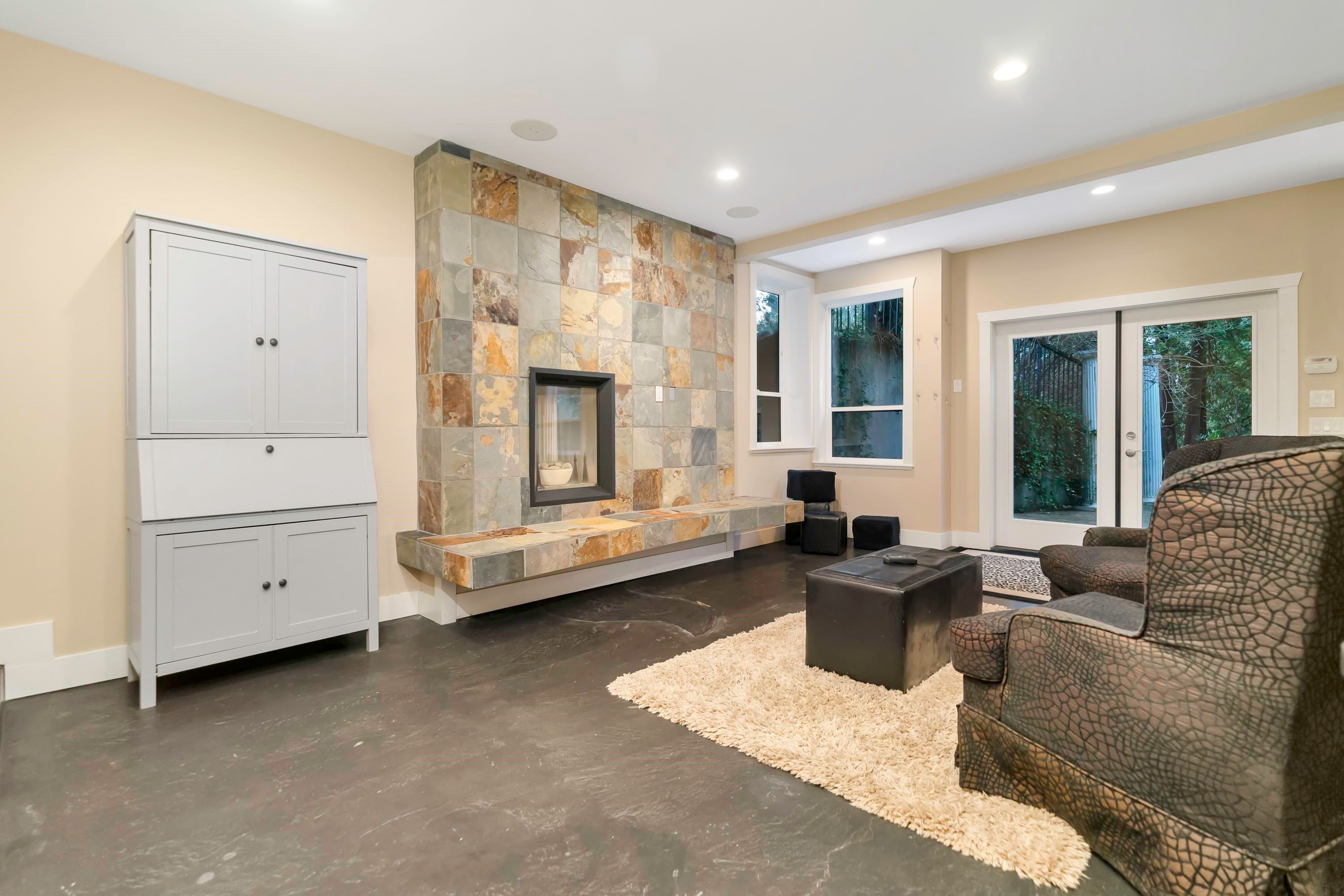 









27820


Maclure

Road,
Abbotsford,




BC
V4X 1T2

