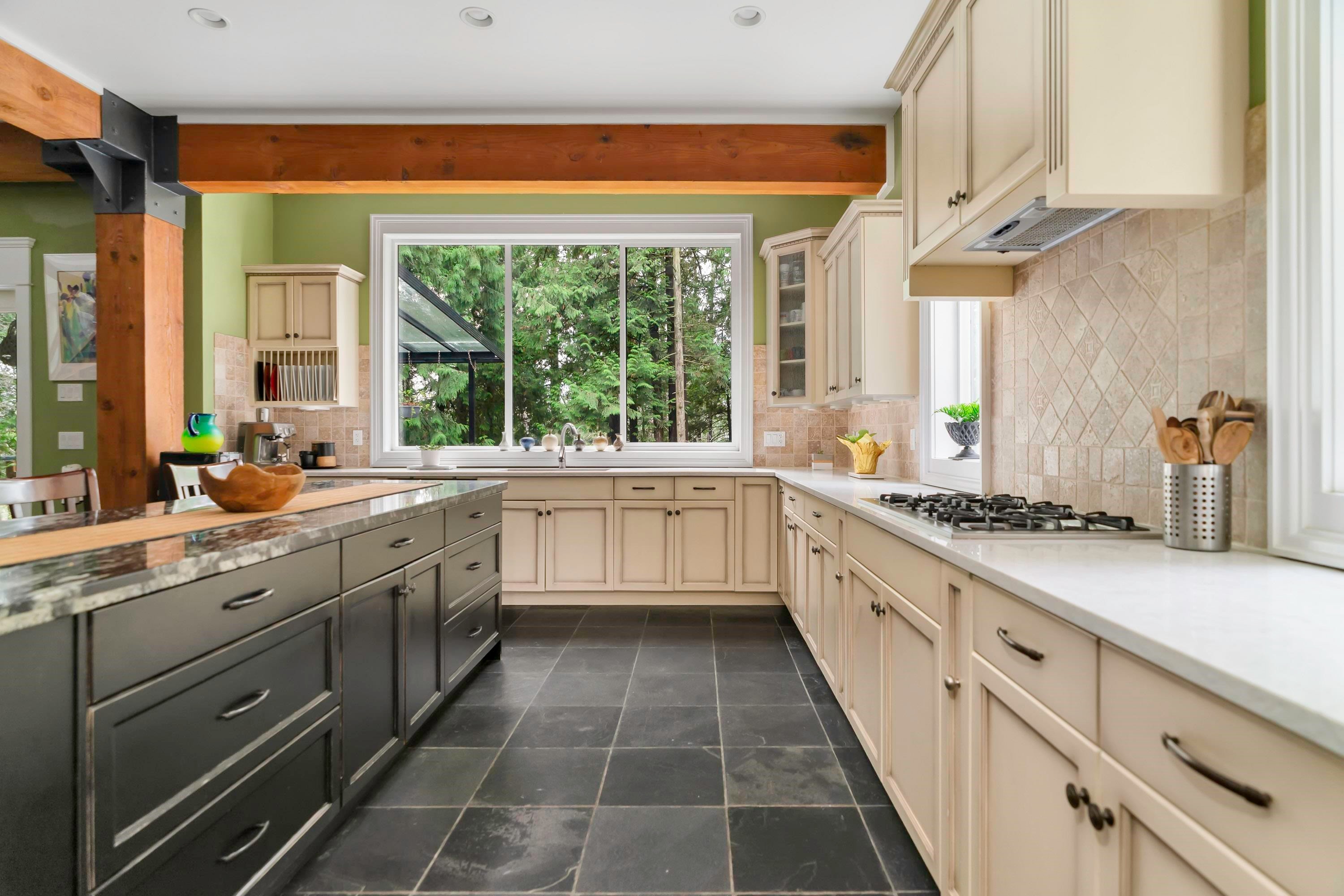 









27820


Maclure

Road,
Abbotsford,




BC
V4X 1T2

