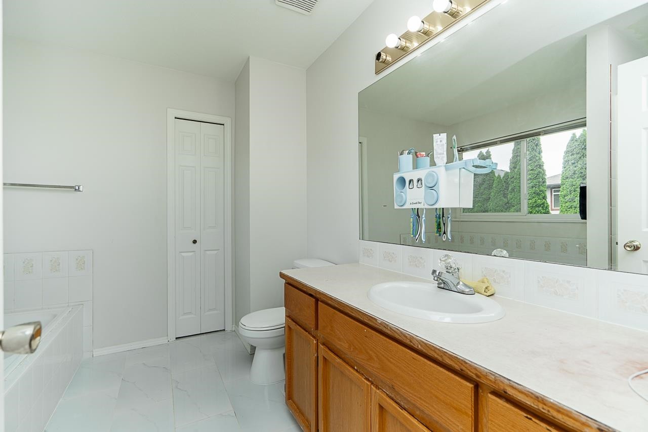 









16089


80

Avenue,
Surrey,




BC
V4N 0X1

