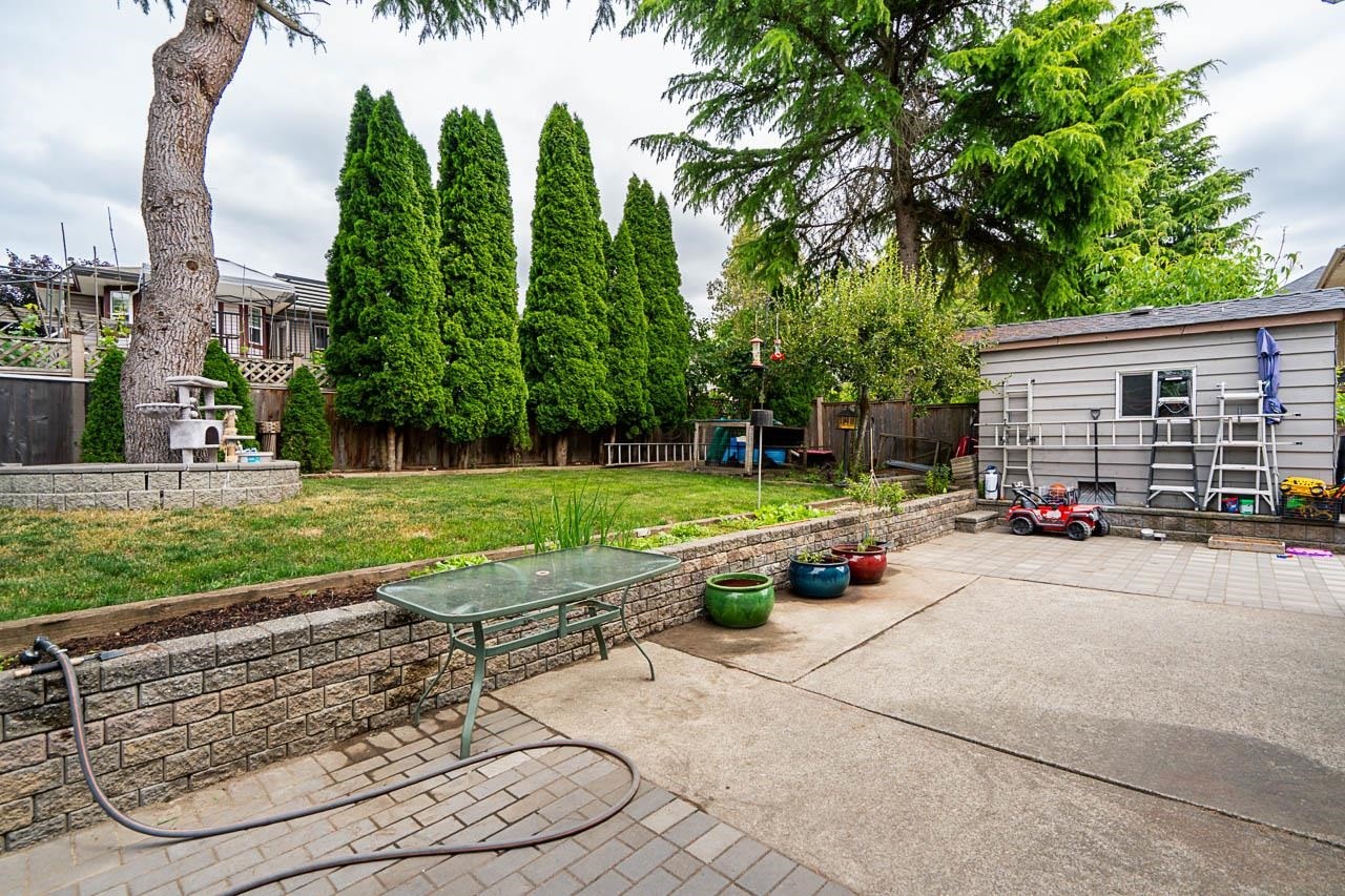 









16089


80

Avenue,
Surrey,




BC
V4N 0X1


