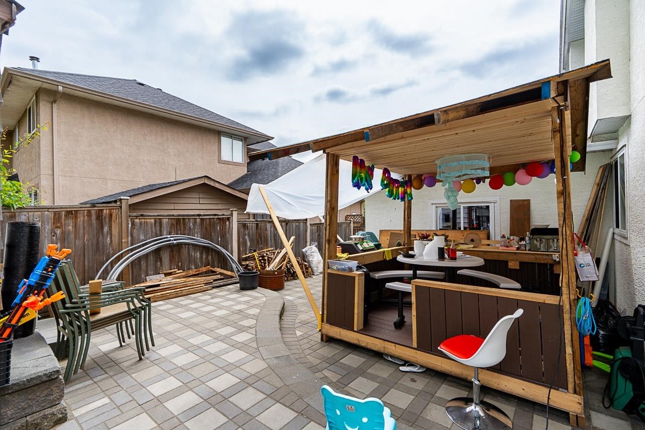 









16089


80

Avenue,
Surrey,




BC
V4N 0X1

