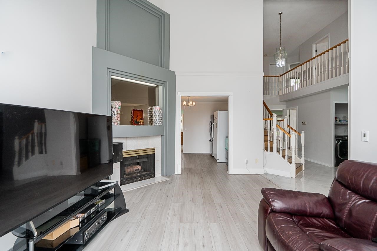 









16089


80

Avenue,
Surrey,




BC
V4N 0X1

