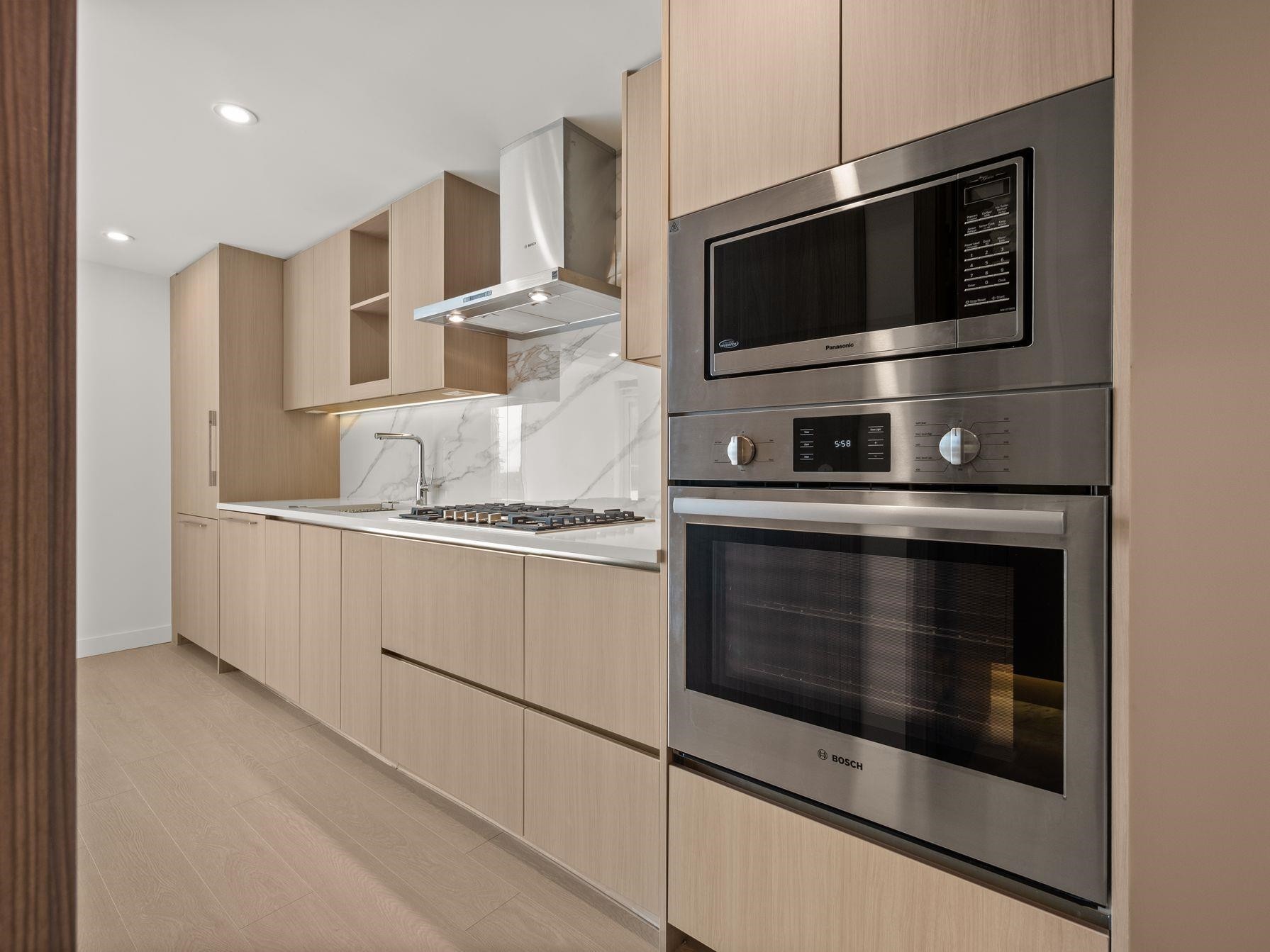 









13778


100

Avenue, 2907,
Surrey,




BC
V3T 0V3

