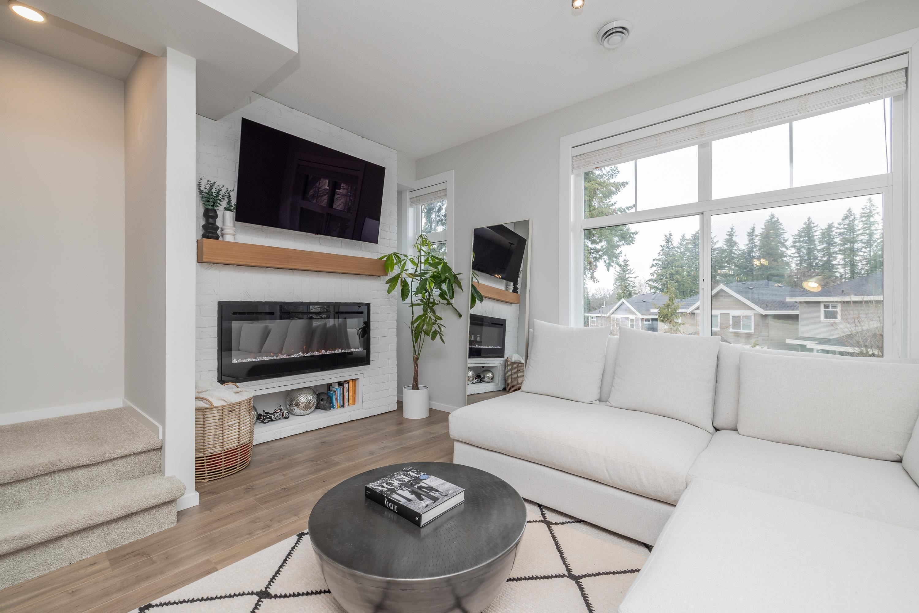 









3339


148

Street, 26,
Surrey,




BC
V4P 0G6

