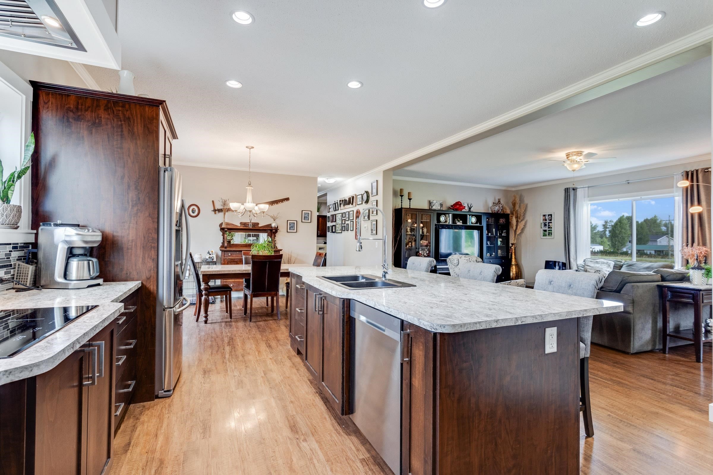 









21370


24

Avenue,
Langley,




BC
V2Z 2A8

