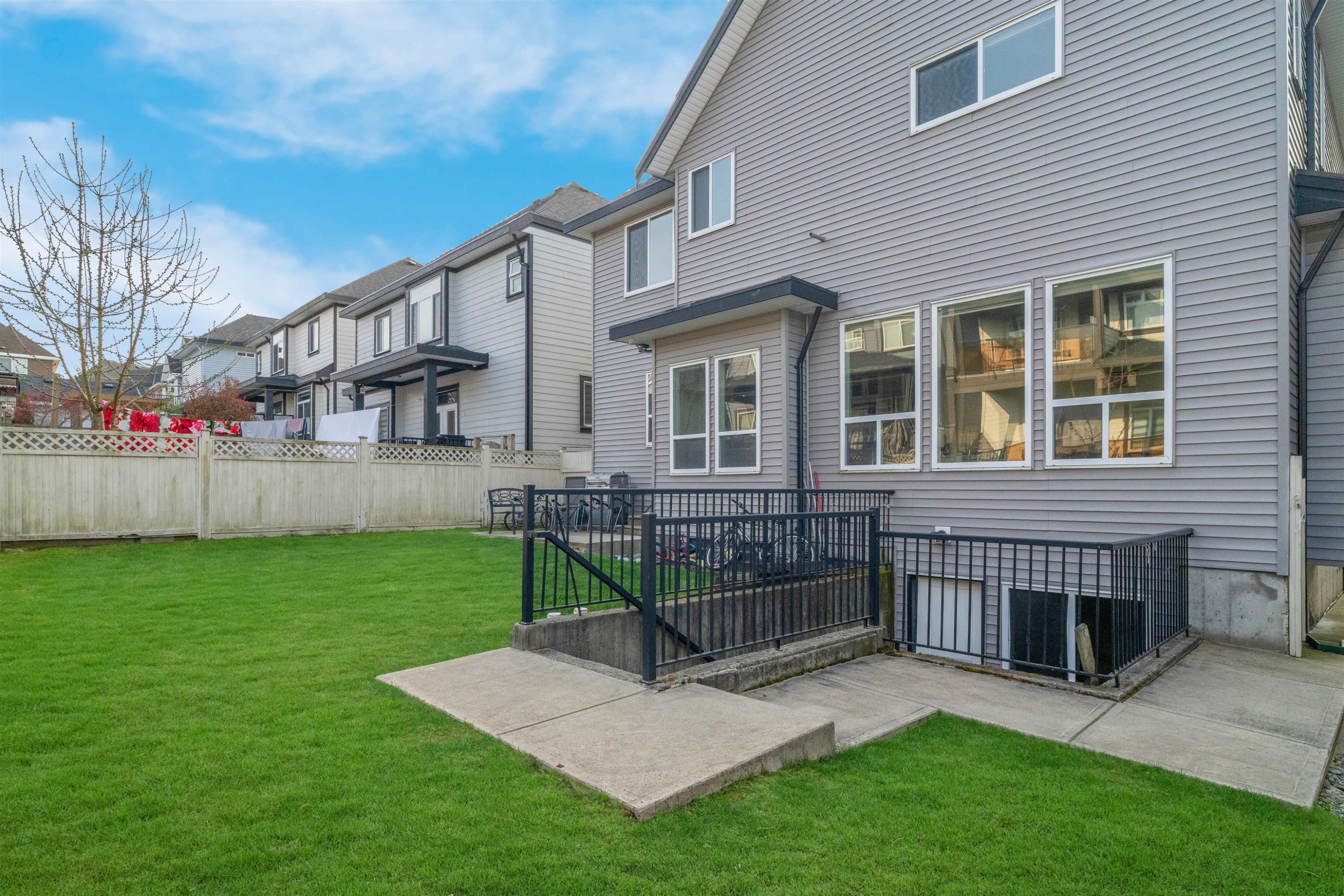









5888


139a

Street,
Surrey,




BC
V3X 0G7

