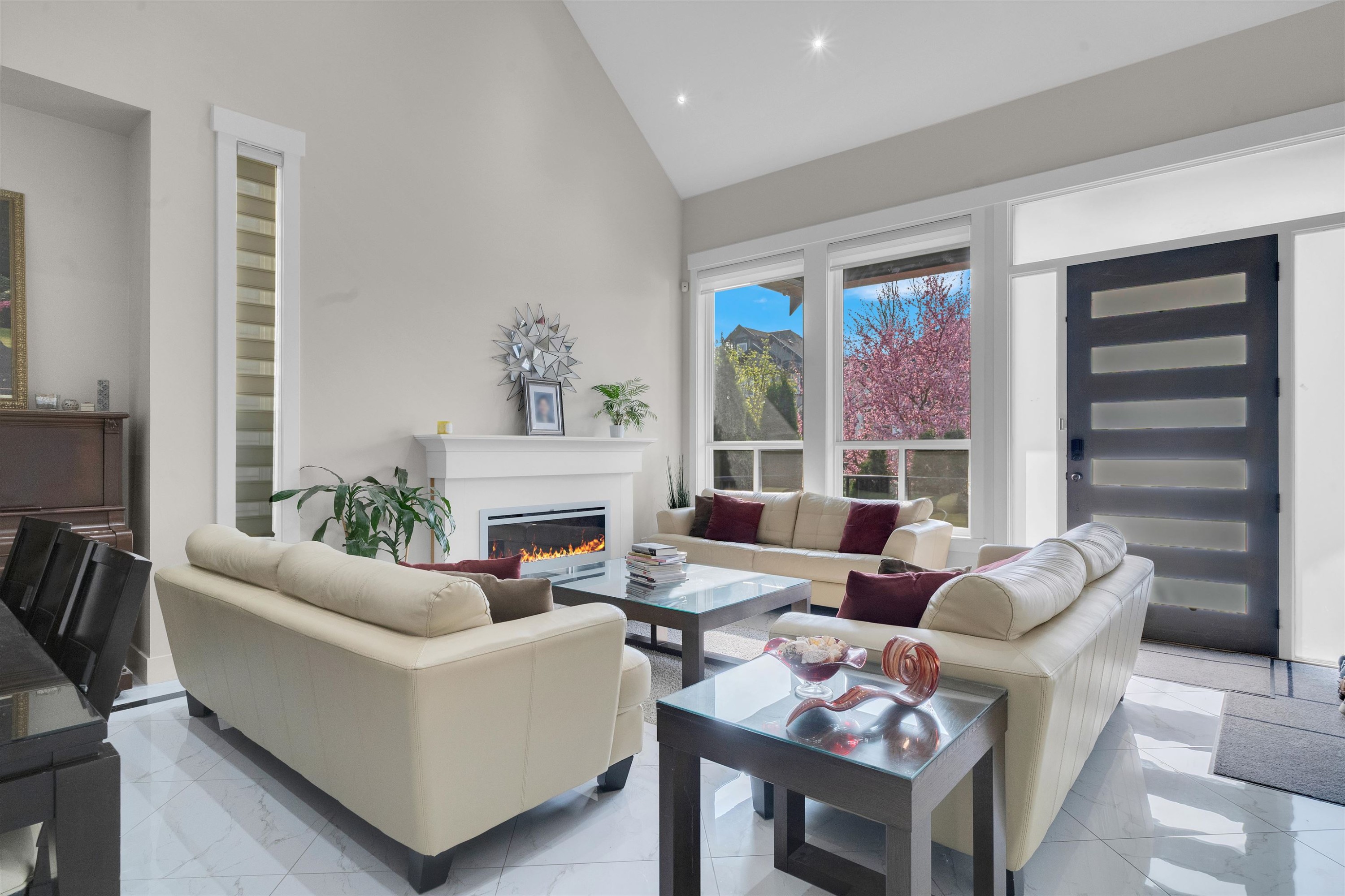 









5888


139a

Street,
Surrey,




BC
V3X 0G7

