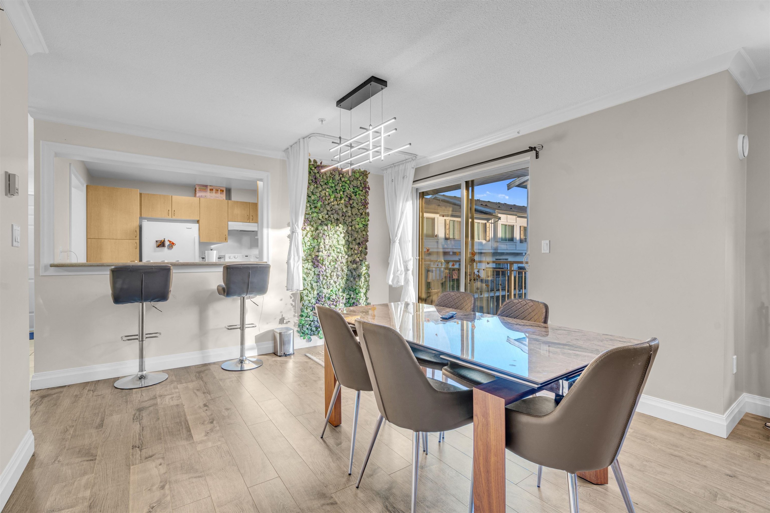 









15220


Guildford

Drive, 210,
Surrey,




BC
V3R 0Y6

