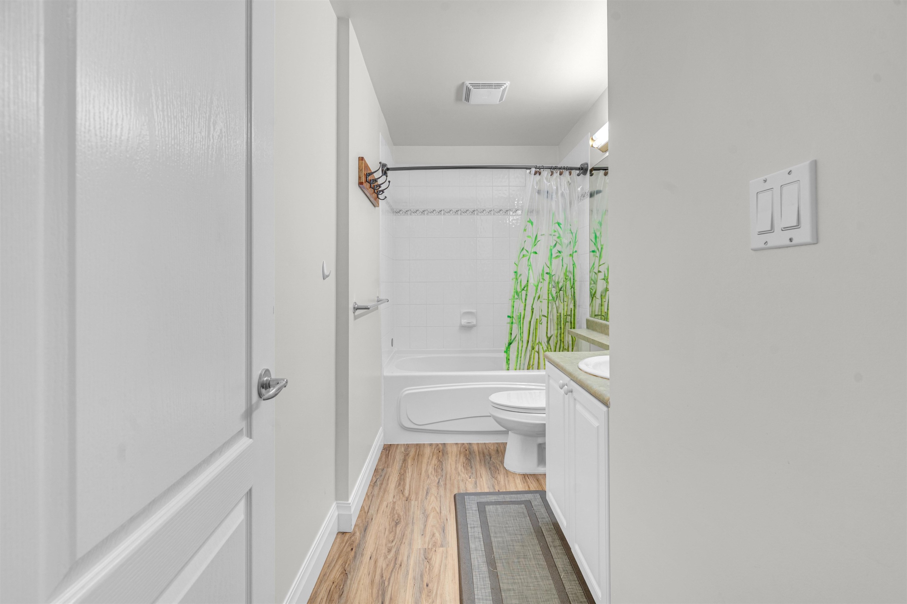 









15220


Guildford

Drive, 210,
Surrey,




BC
V3R 0Y6

