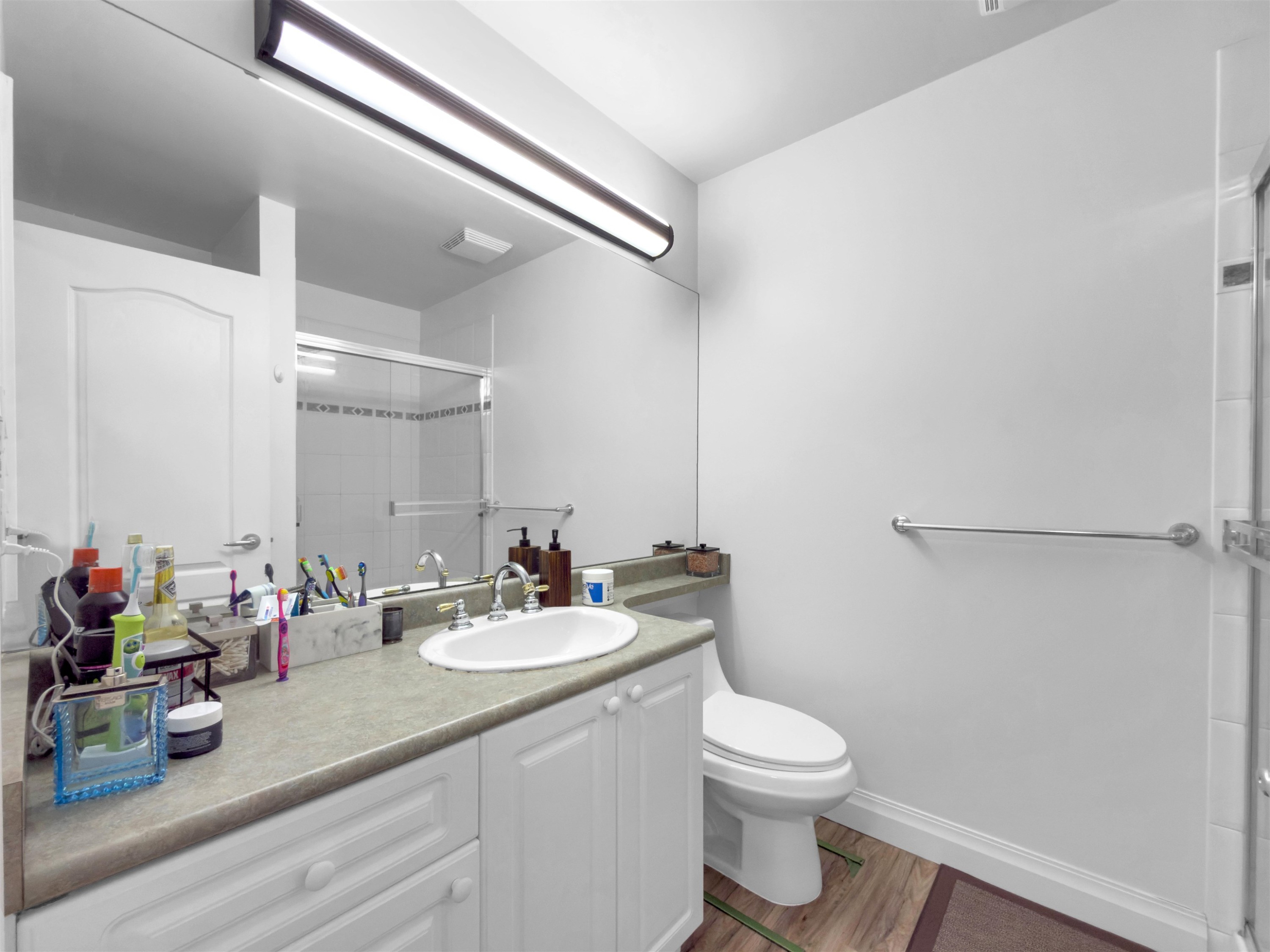 









15220


Guildford

Drive, 210,
Surrey,




BC
V3R 0Y6

