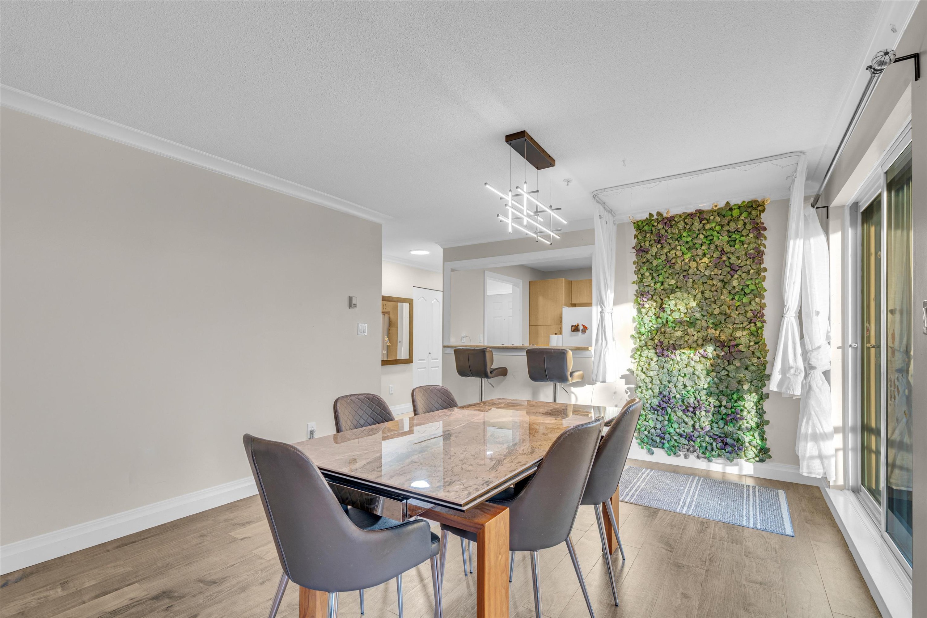 









15220


Guildford

Drive, 210,
Surrey,




BC
V3R 0Y6

