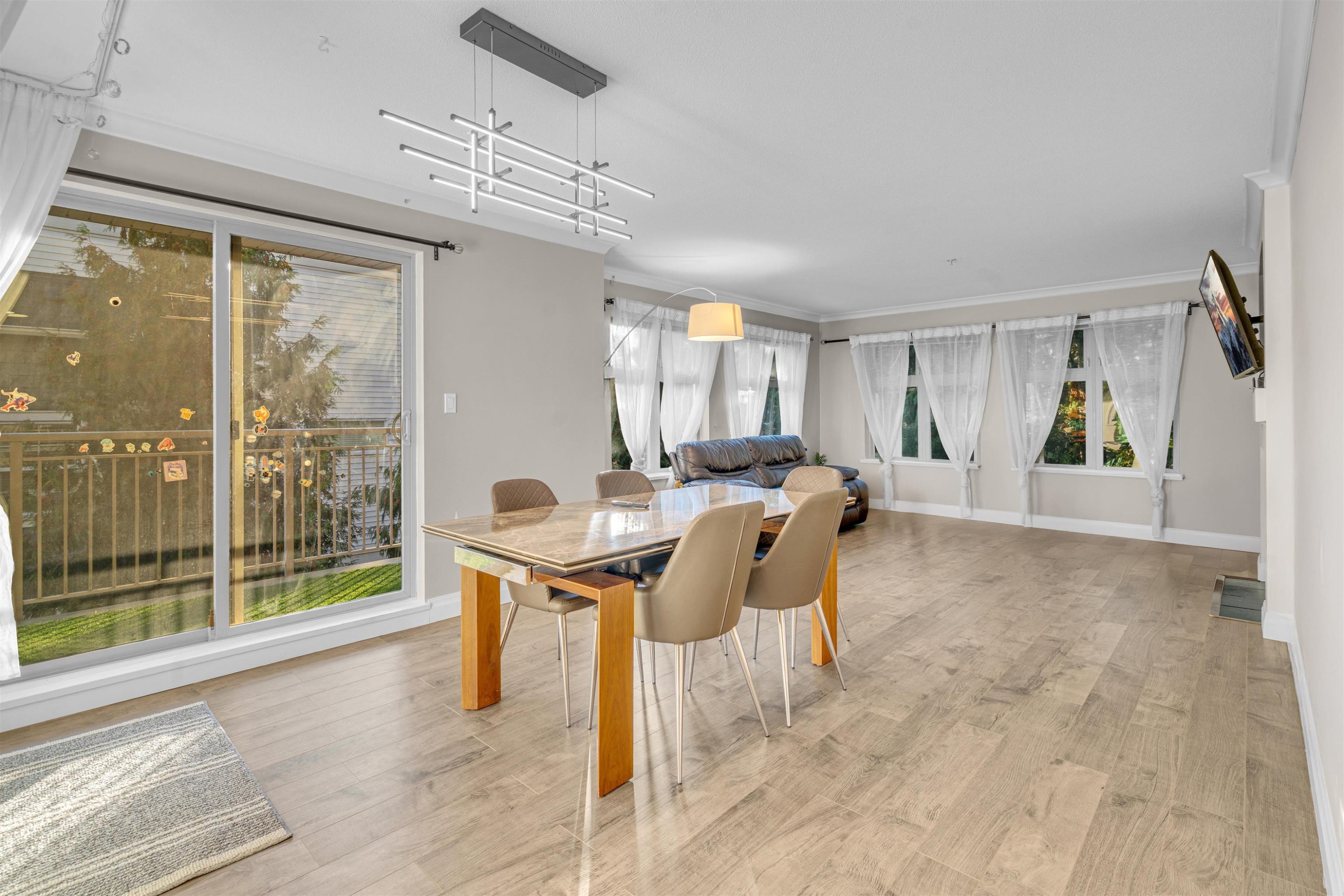 









15220


Guildford

Drive, 210,
Surrey,




BC
V3R 0Y6

