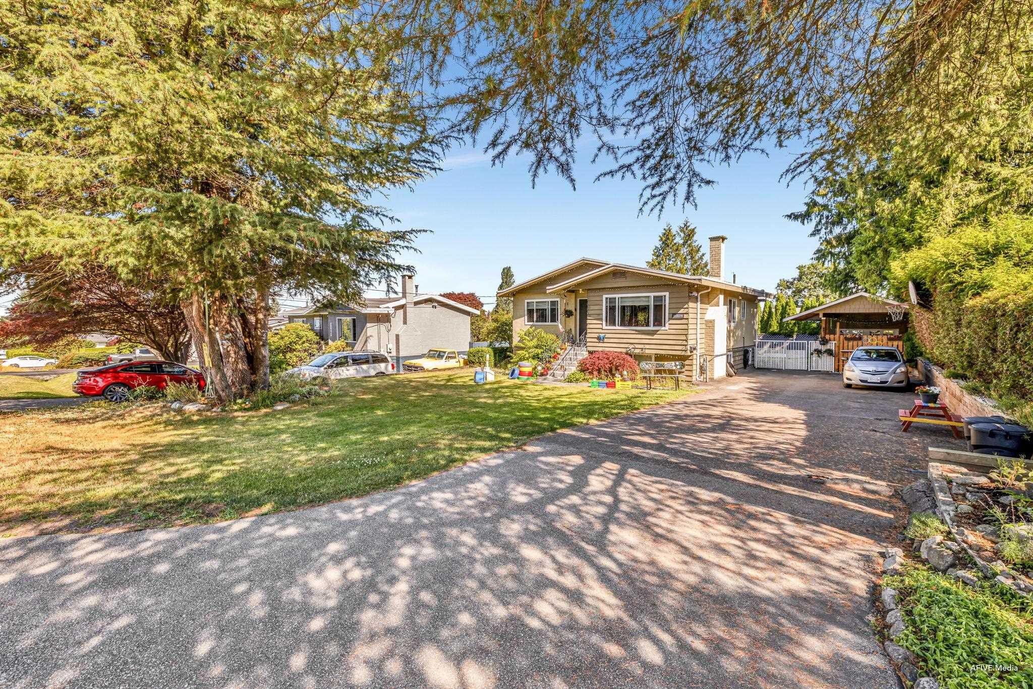 









11475


92a

Avenue,
Delta,




BC
V4C 3M6

