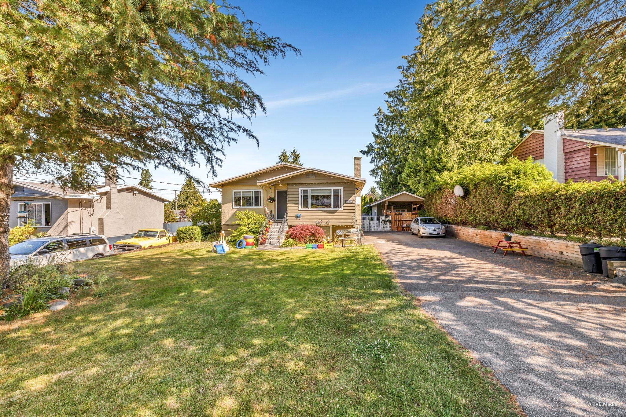 









11475


92a

Avenue,
Delta,




BC
V4C 3M6

