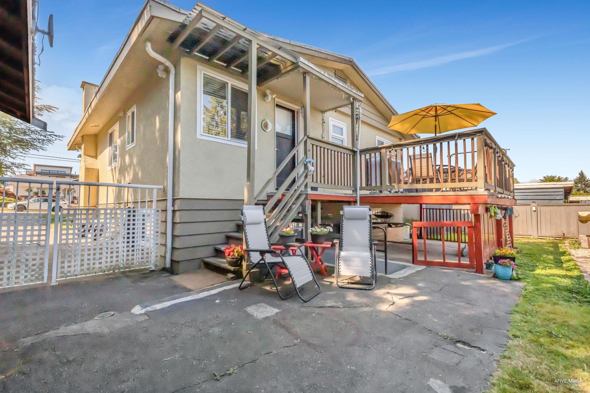 









11475


92a

Avenue,
Delta,




BC
V4C 3M6

