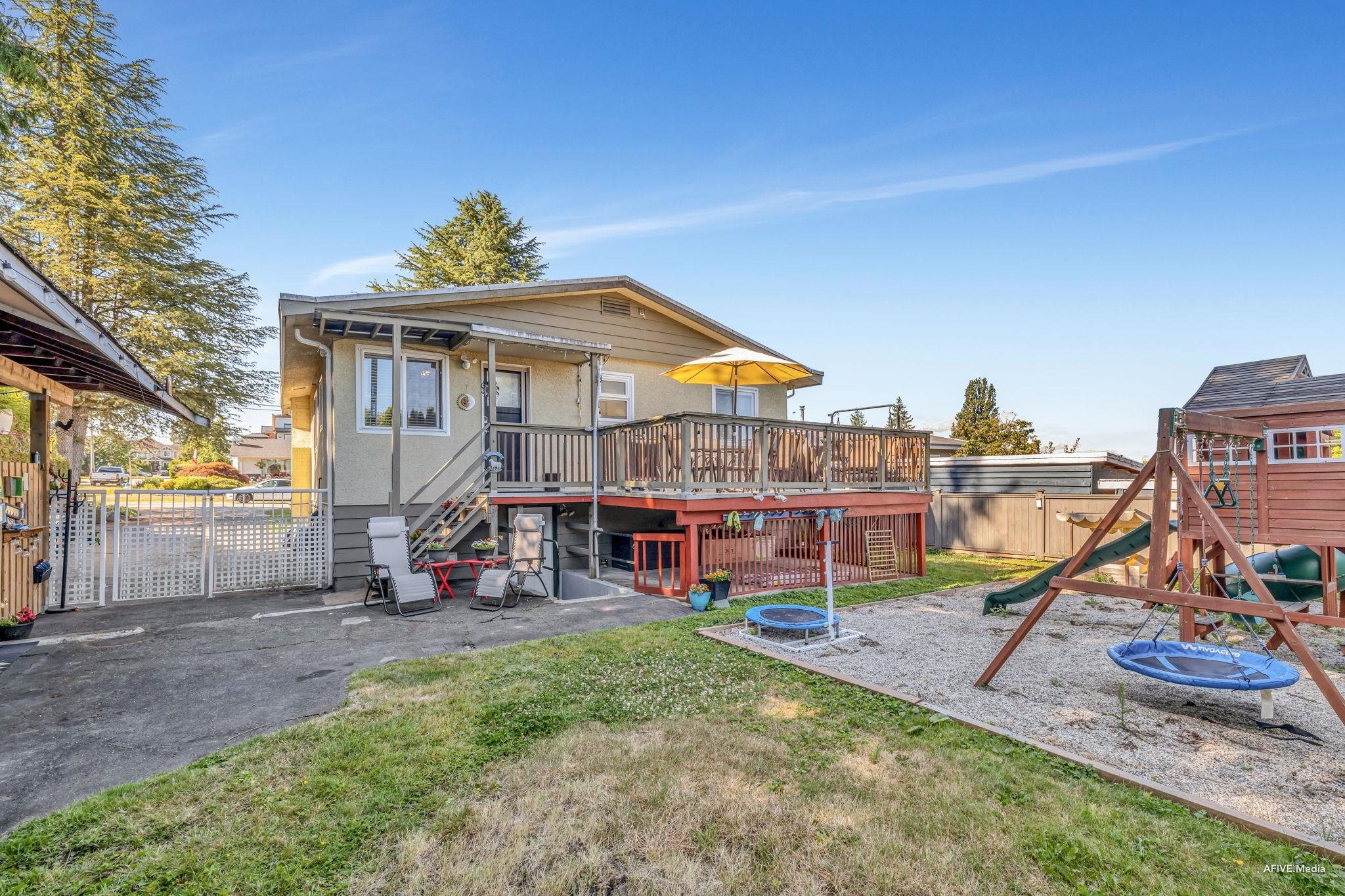 









11475


92a

Avenue,
Delta,




BC
V4C 3M6

