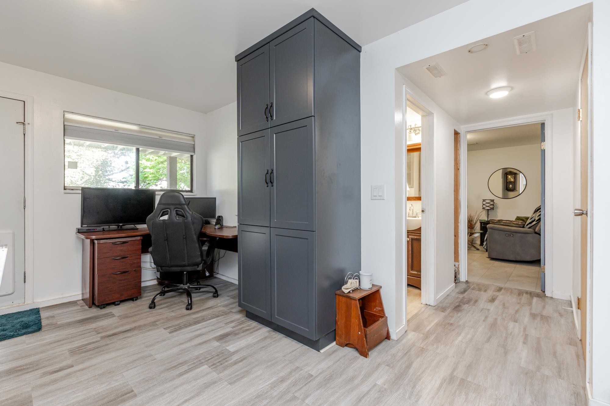 









6640


133

Street,
Surrey,




BC
V3W 8C3

