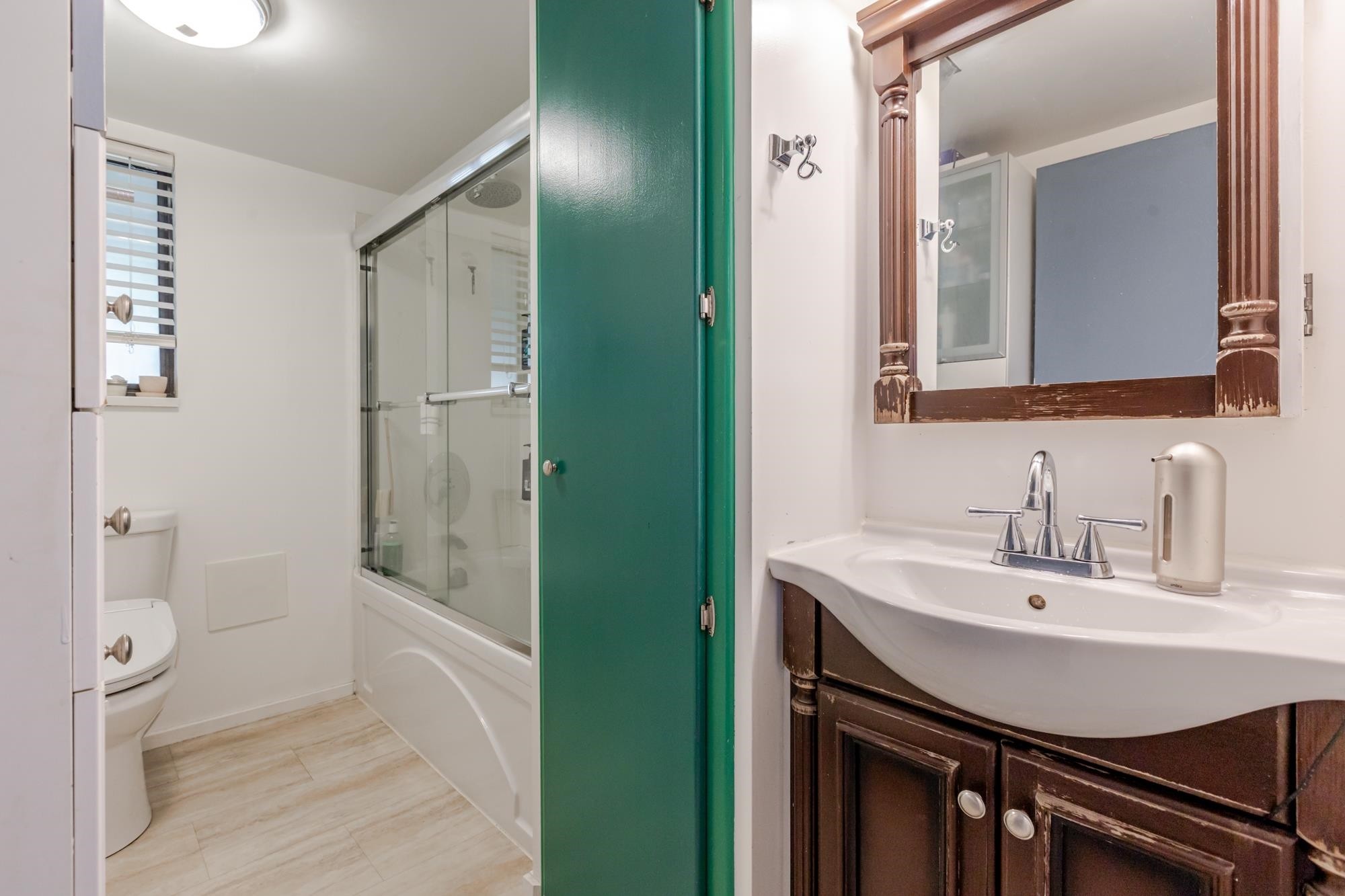 









6640


133

Street,
Surrey,




BC
V3W 8C3

