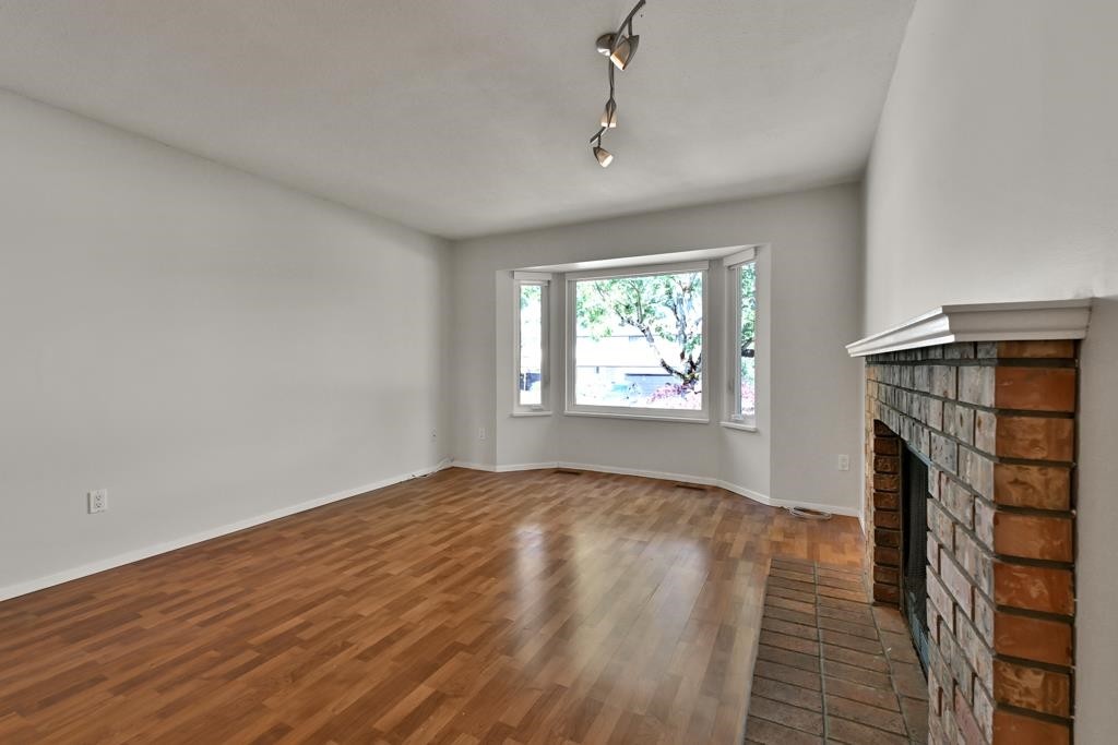 









6027


Morgan

Drive,
Surrey,




BC
V3S 3L9

