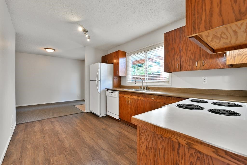 









6027


Morgan

Drive,
Surrey,




BC
V3S 3L9

