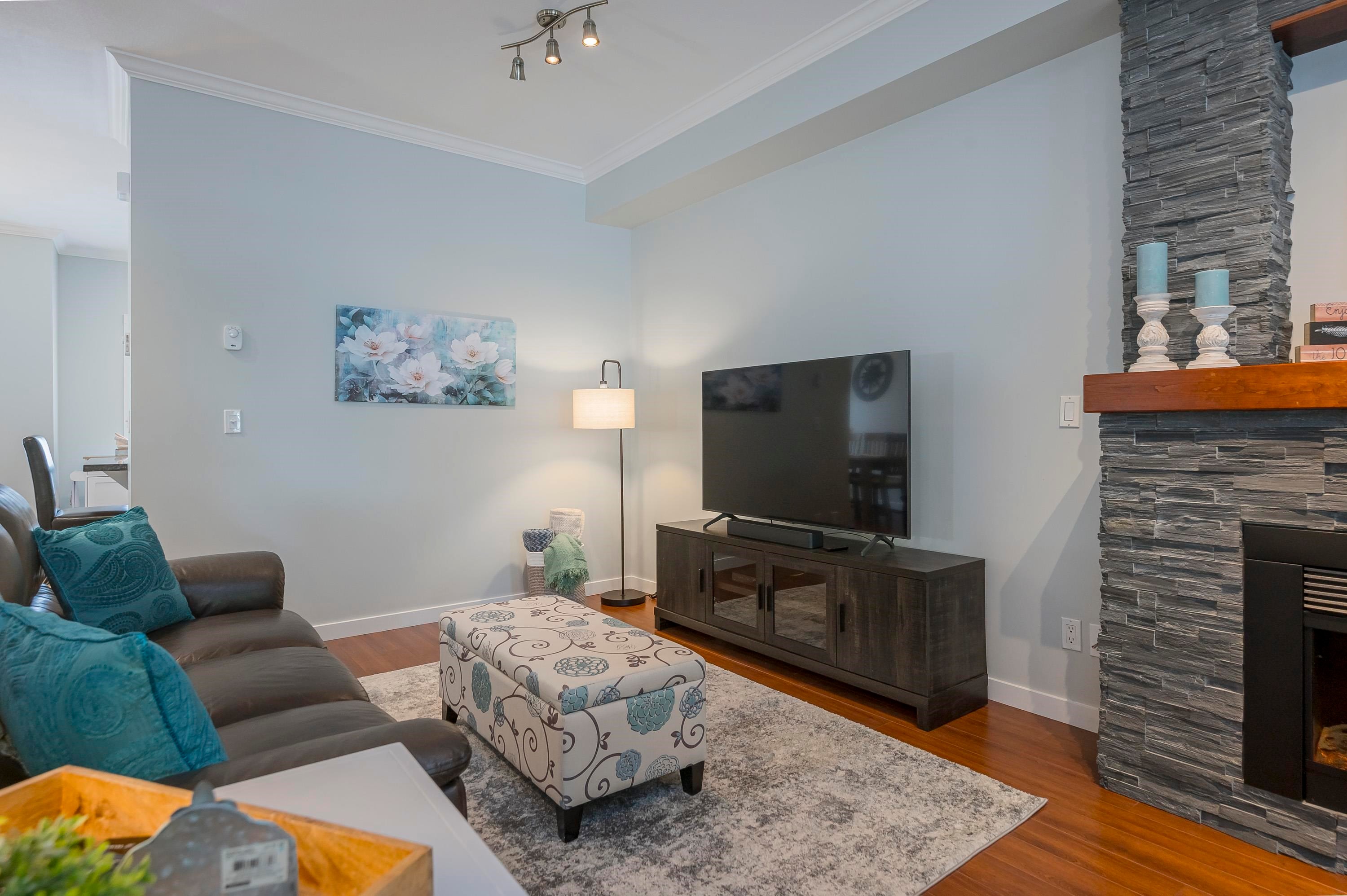 









6852


193

Street, 62,
Surrey,




BC
V4N 0C8

