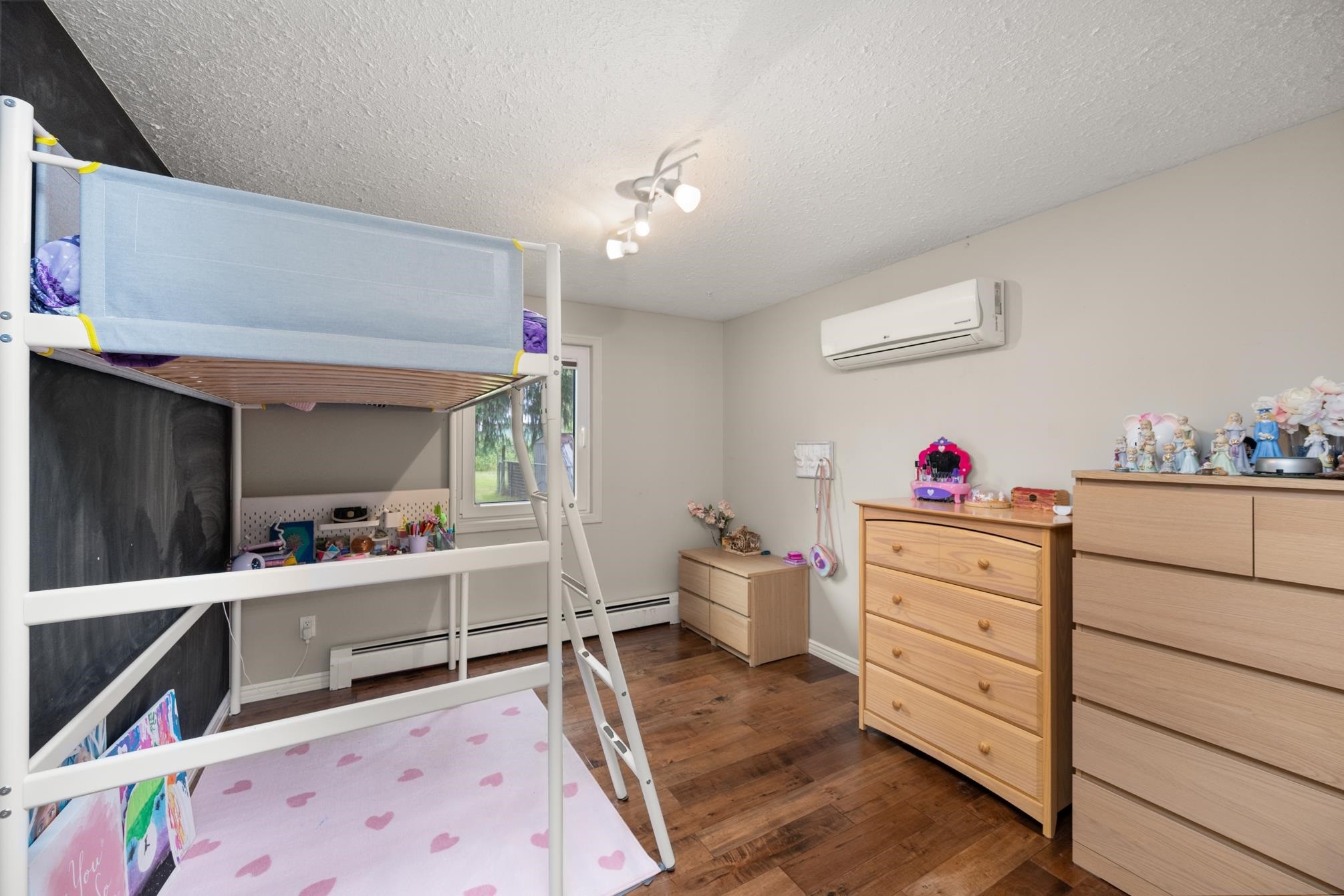 









6124


264

Street,
Langley,




BC
V4W 1P4

